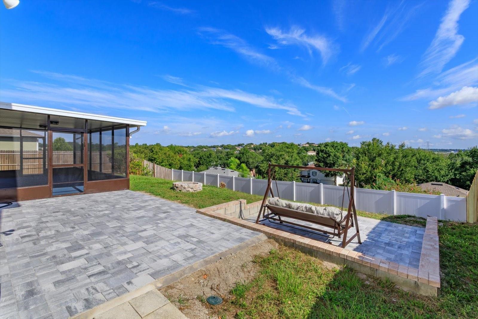 2018 KNOLLCREST DR