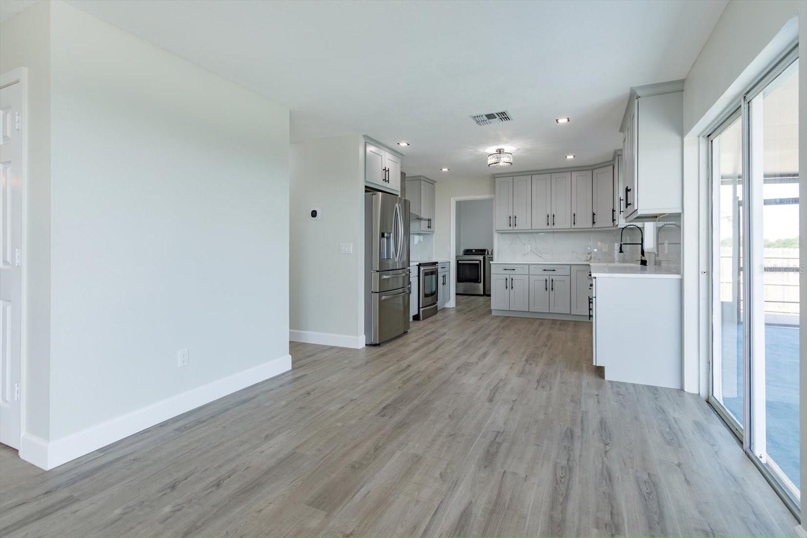 2018 KNOLLCREST DR