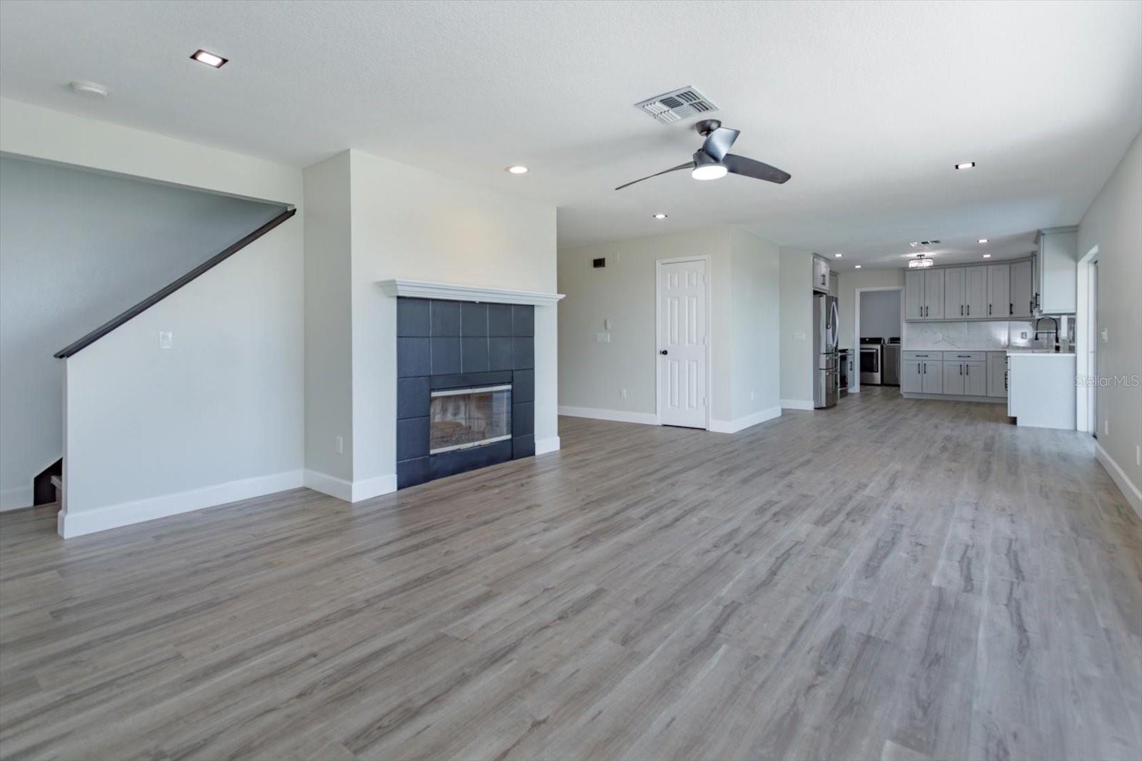 2018 KNOLLCREST DR