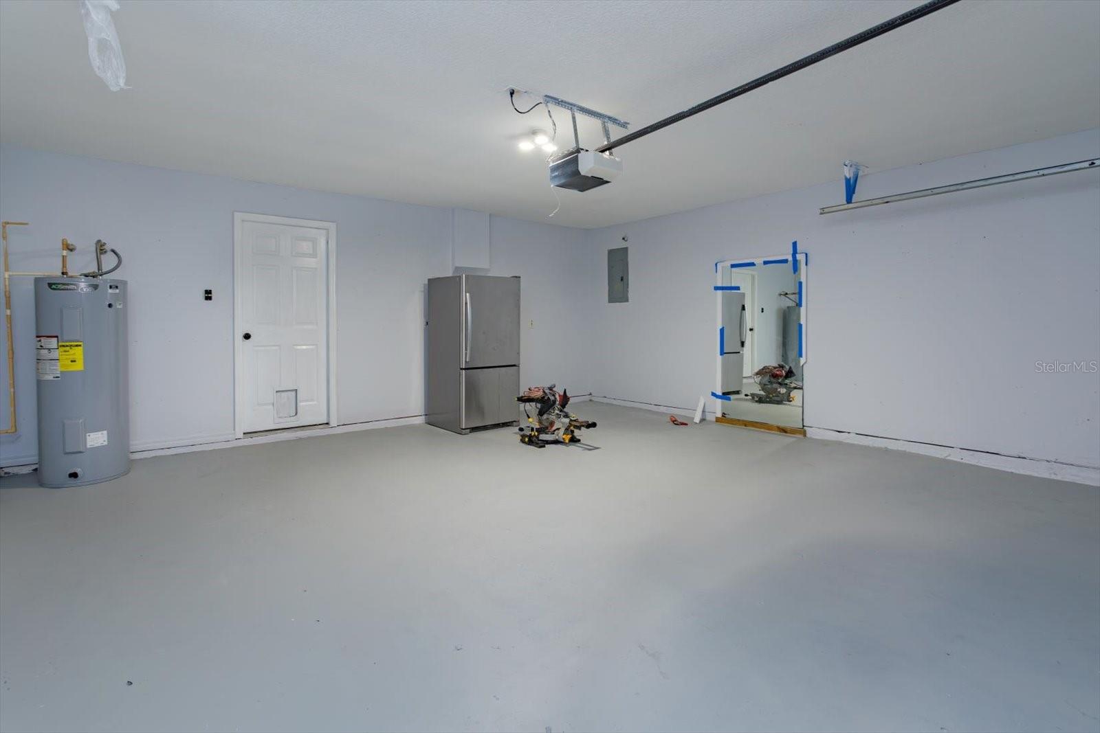 2018 KNOLLCREST DR