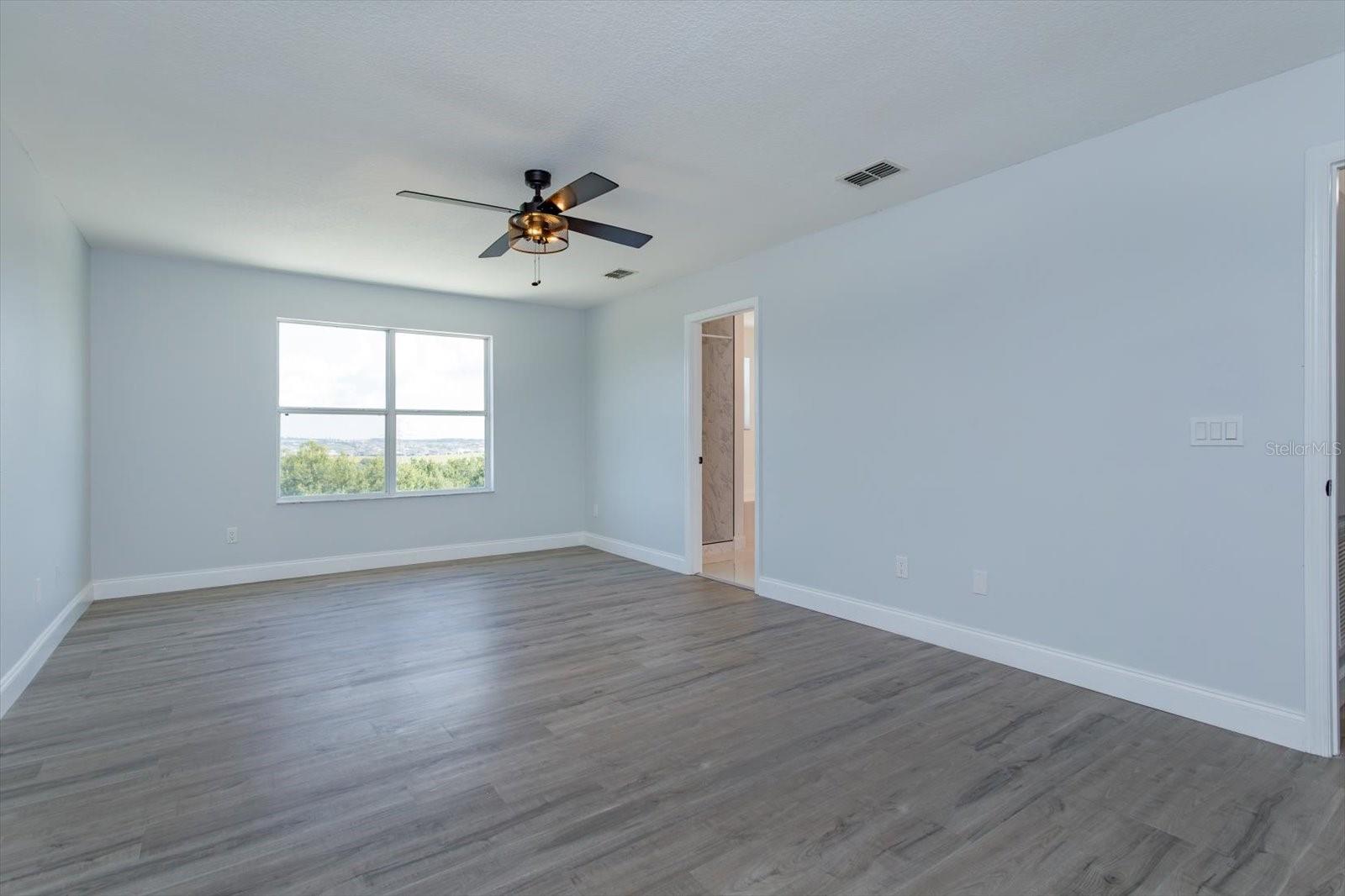 2018 KNOLLCREST DR
