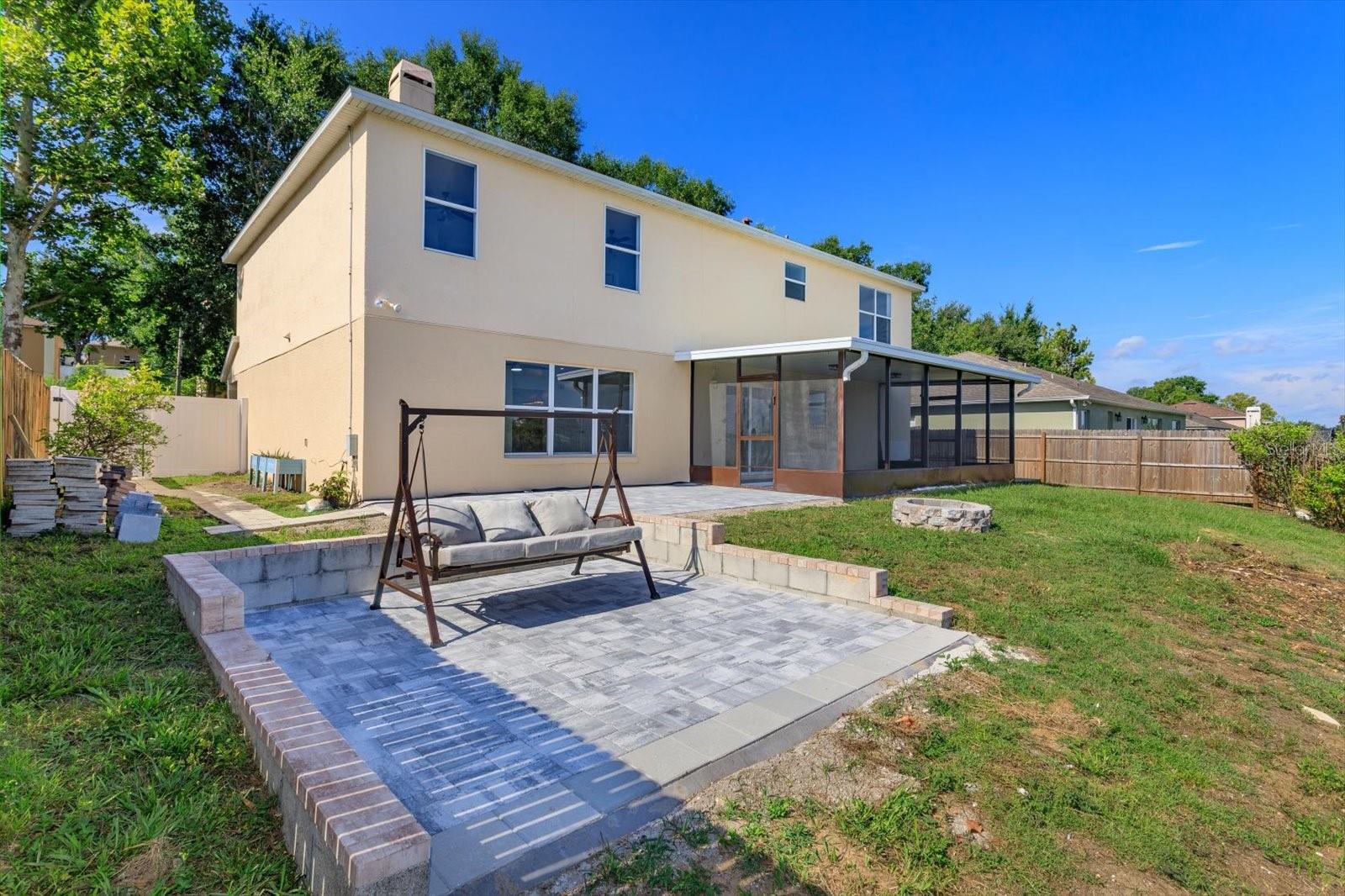 2018 KNOLLCREST DR