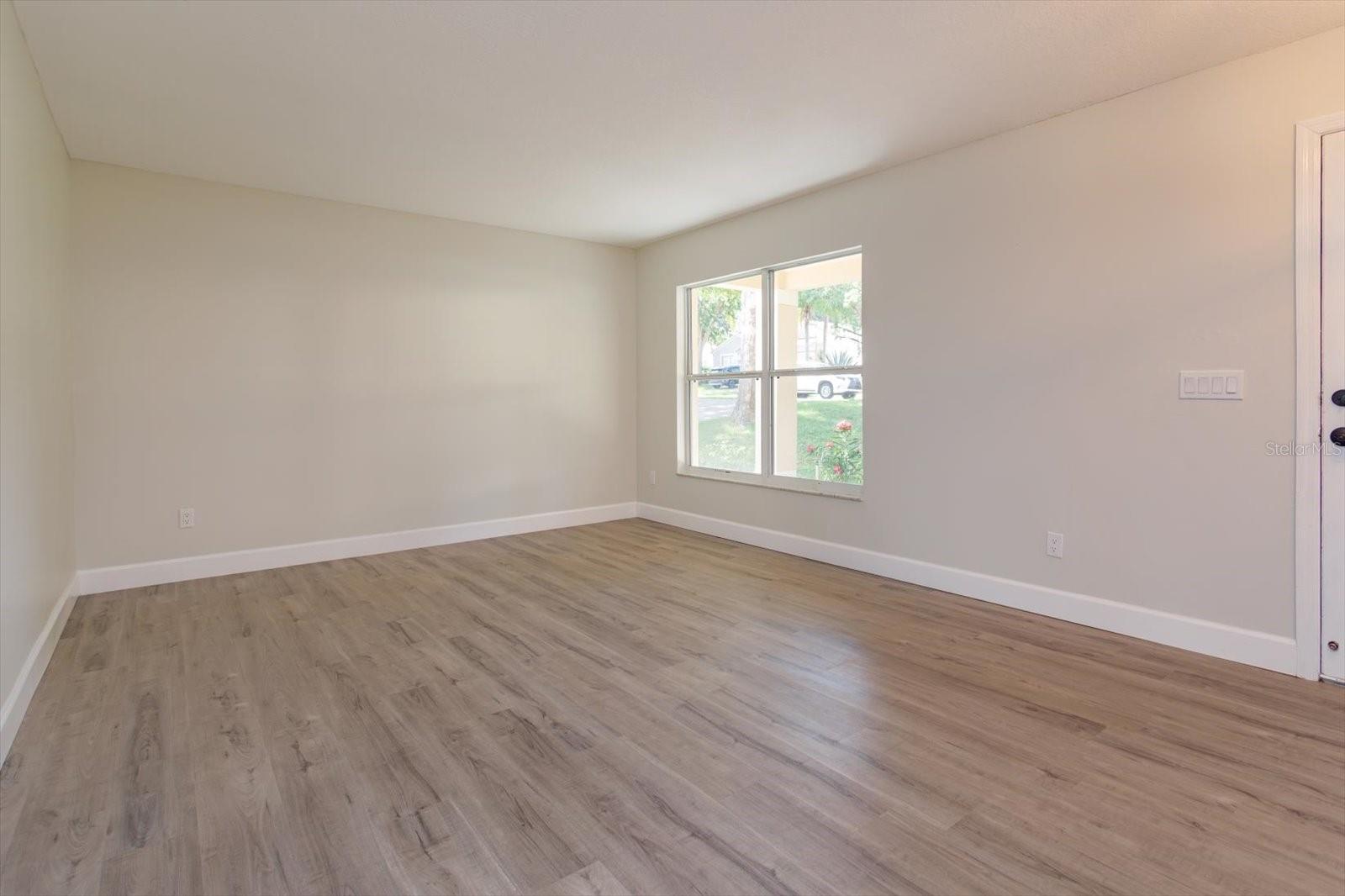 2018 KNOLLCREST DR
