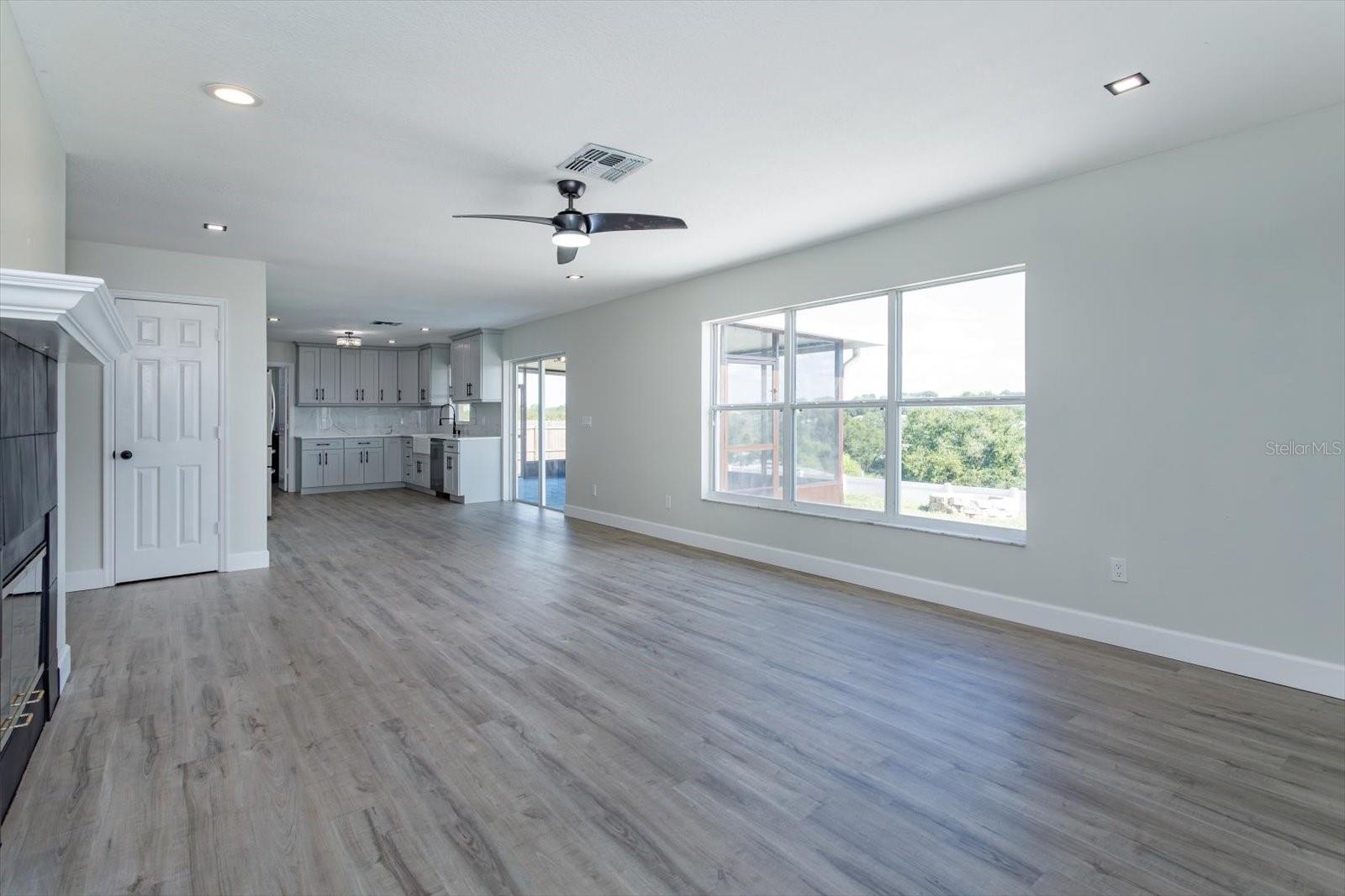 2018 KNOLLCREST DR