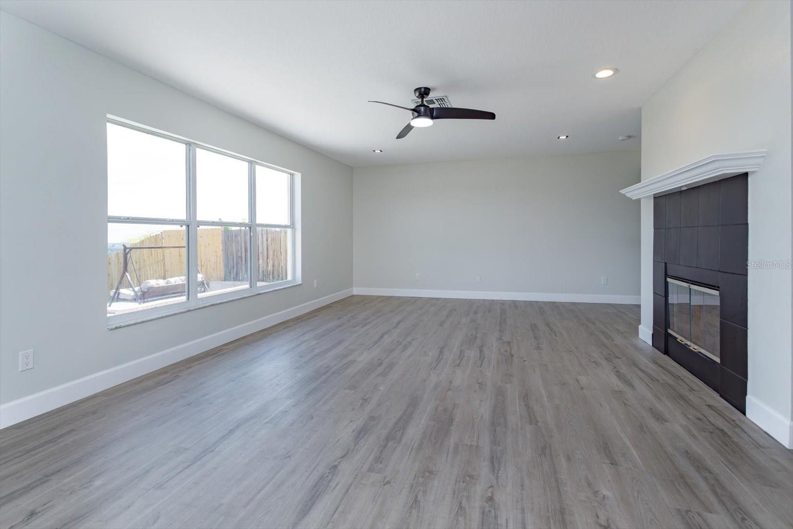 2018 KNOLLCREST DR