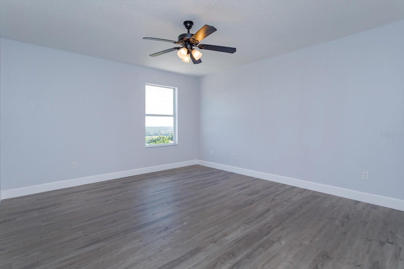 2018 KNOLLCREST DR