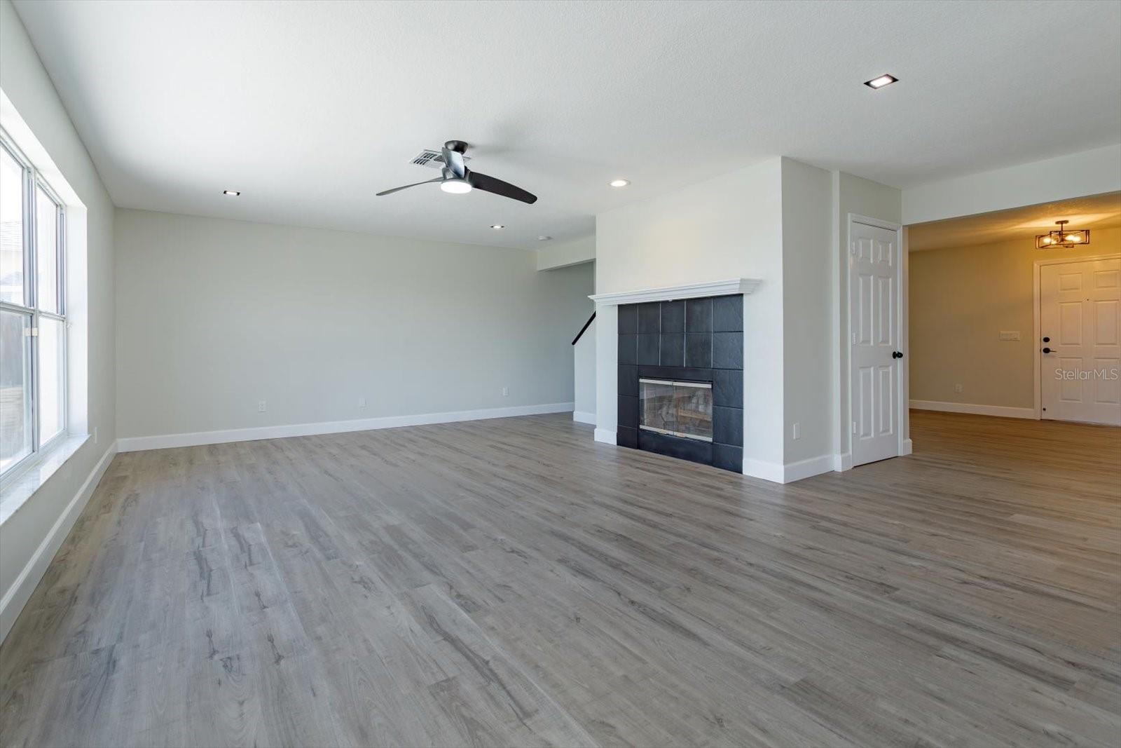 2018 KNOLLCREST DR