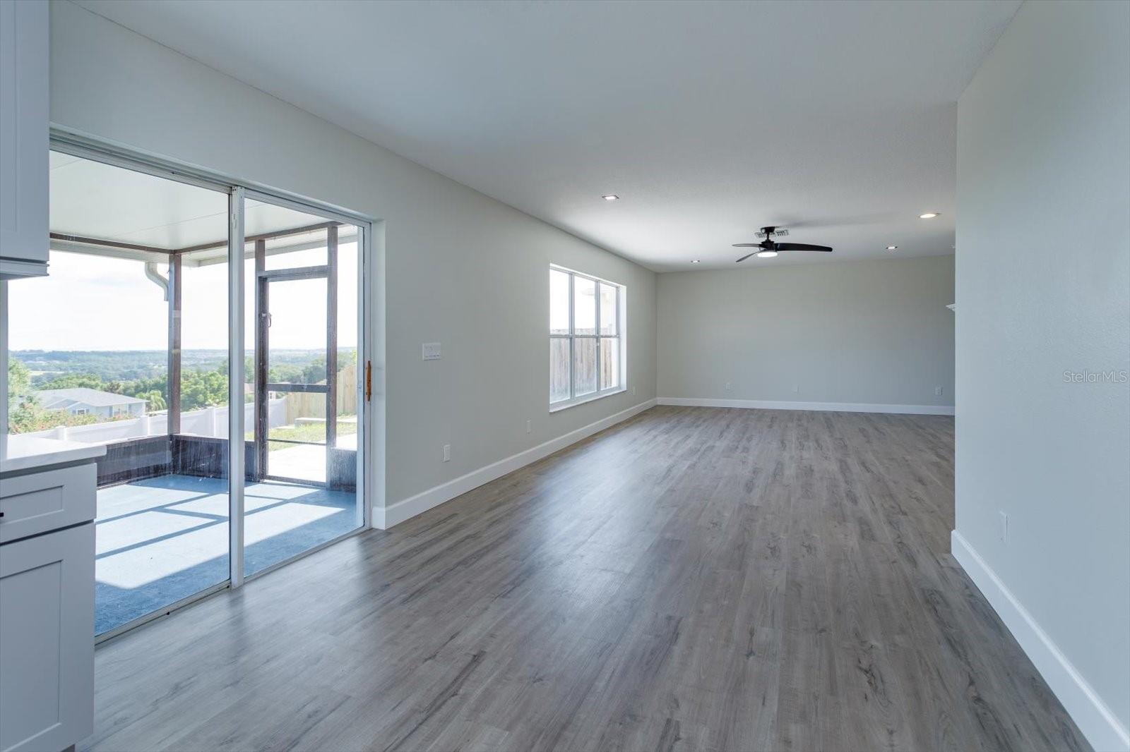 2018 KNOLLCREST DR