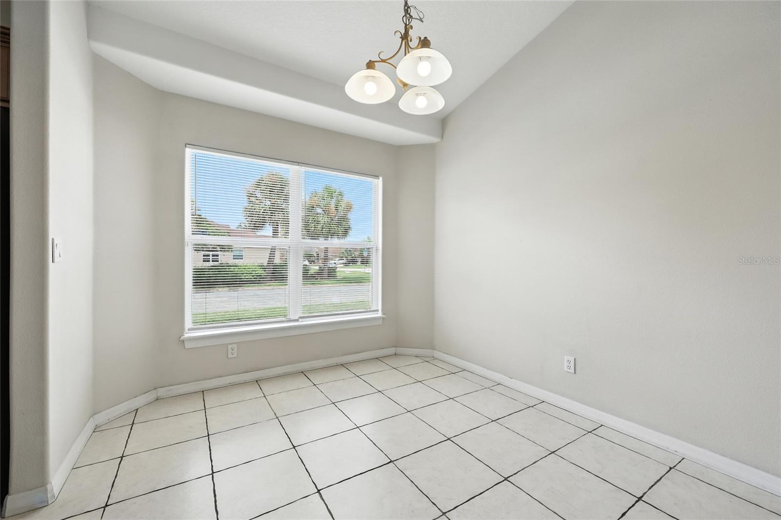2601 ROUGHSIDE CIR
