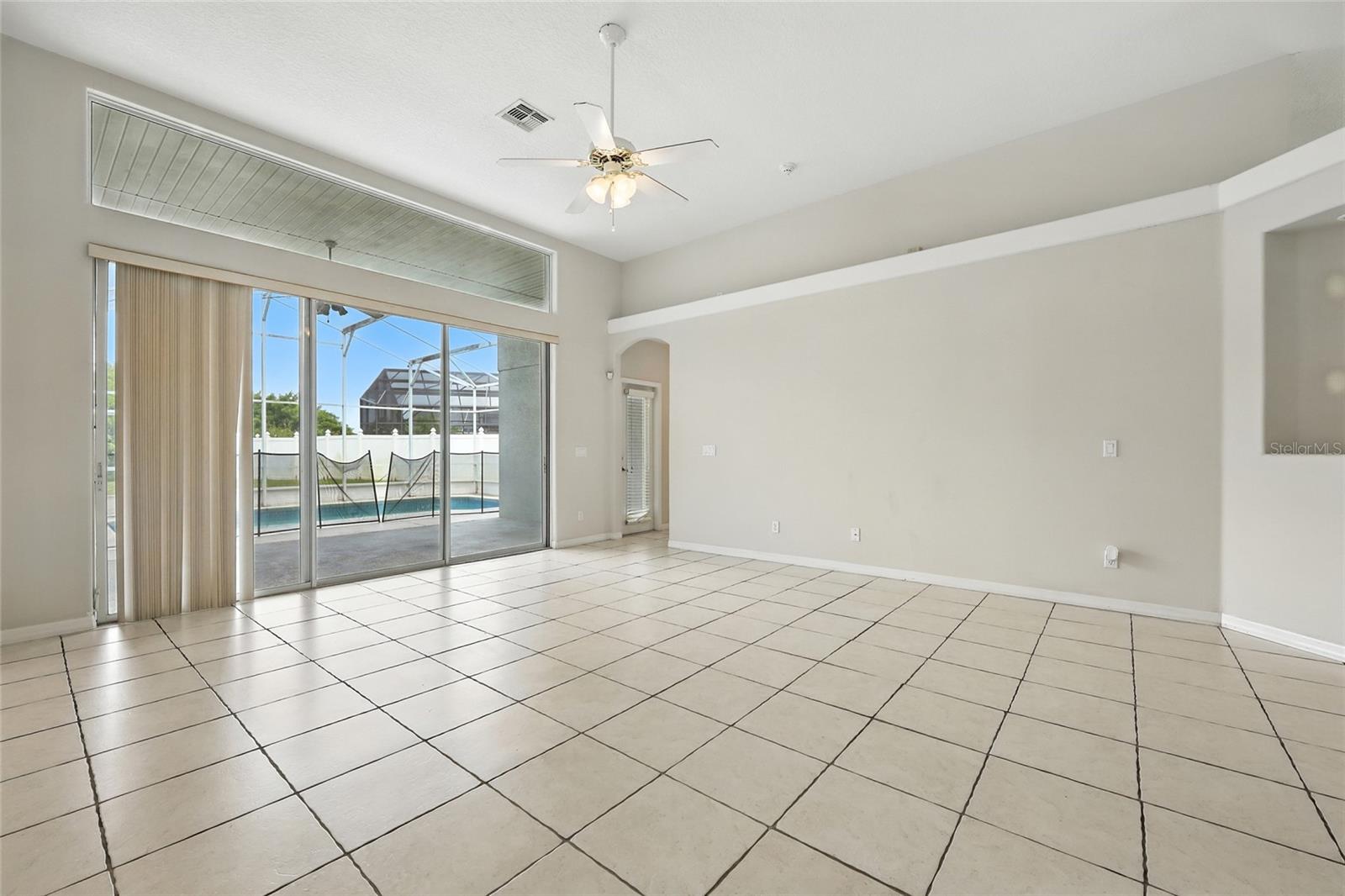 2601 ROUGHSIDE CIR