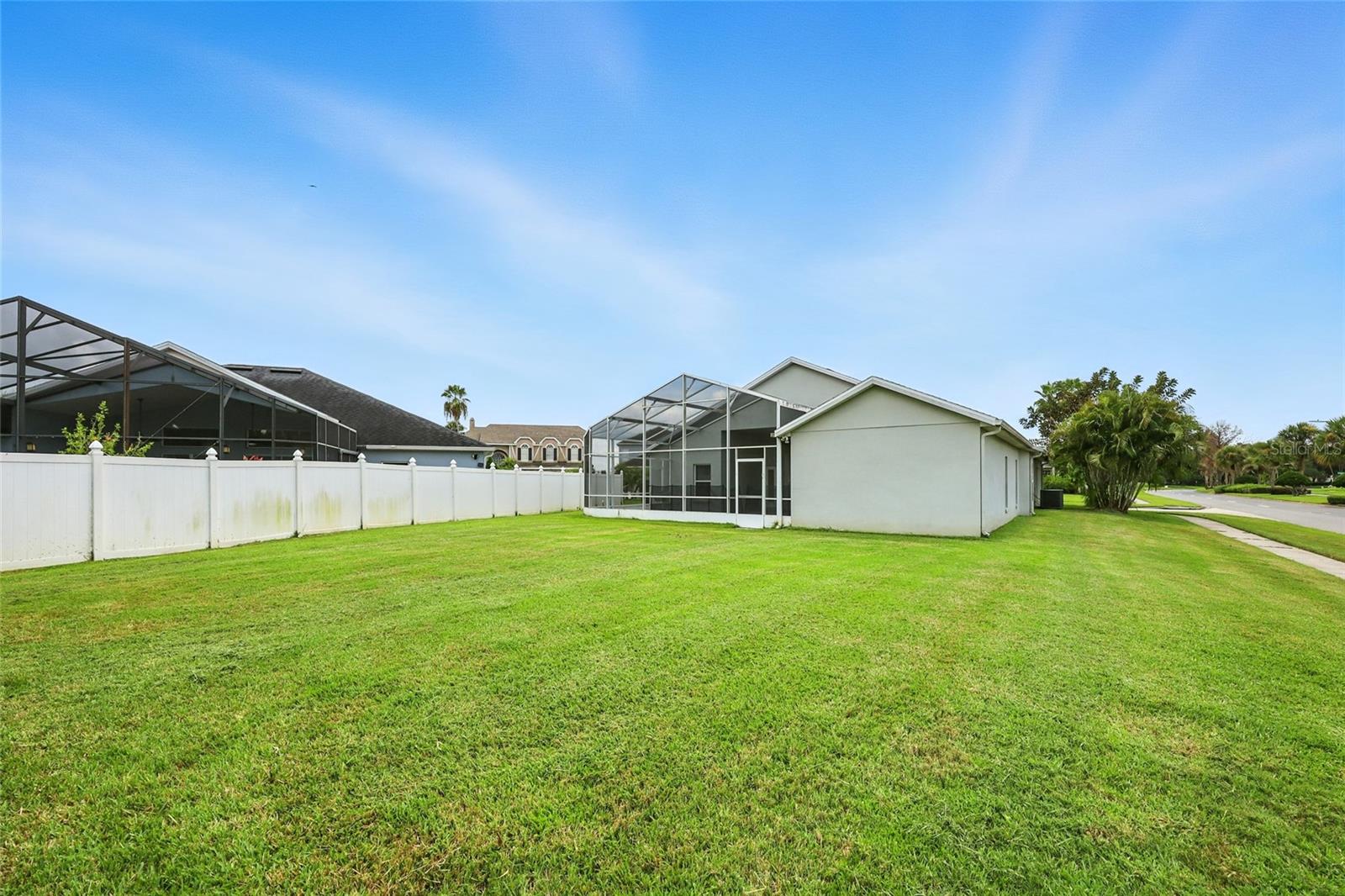 2601 ROUGHSIDE CIR