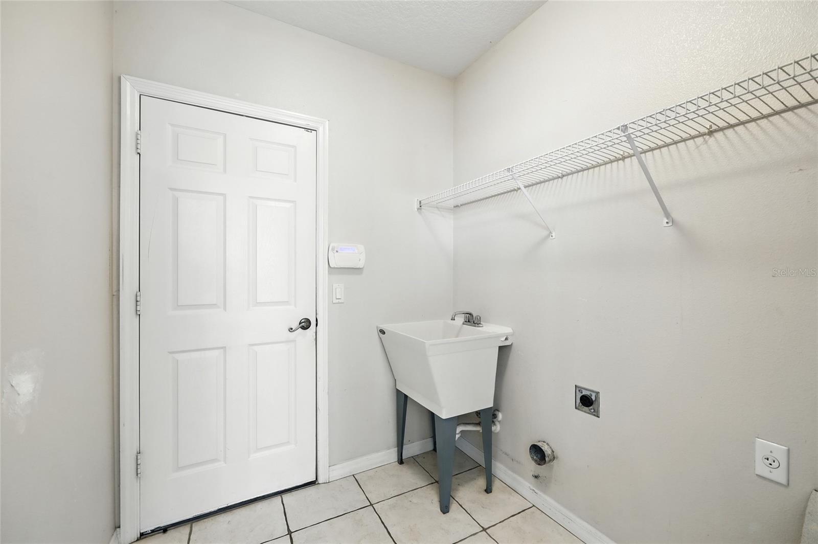 2601 ROUGHSIDE CIR