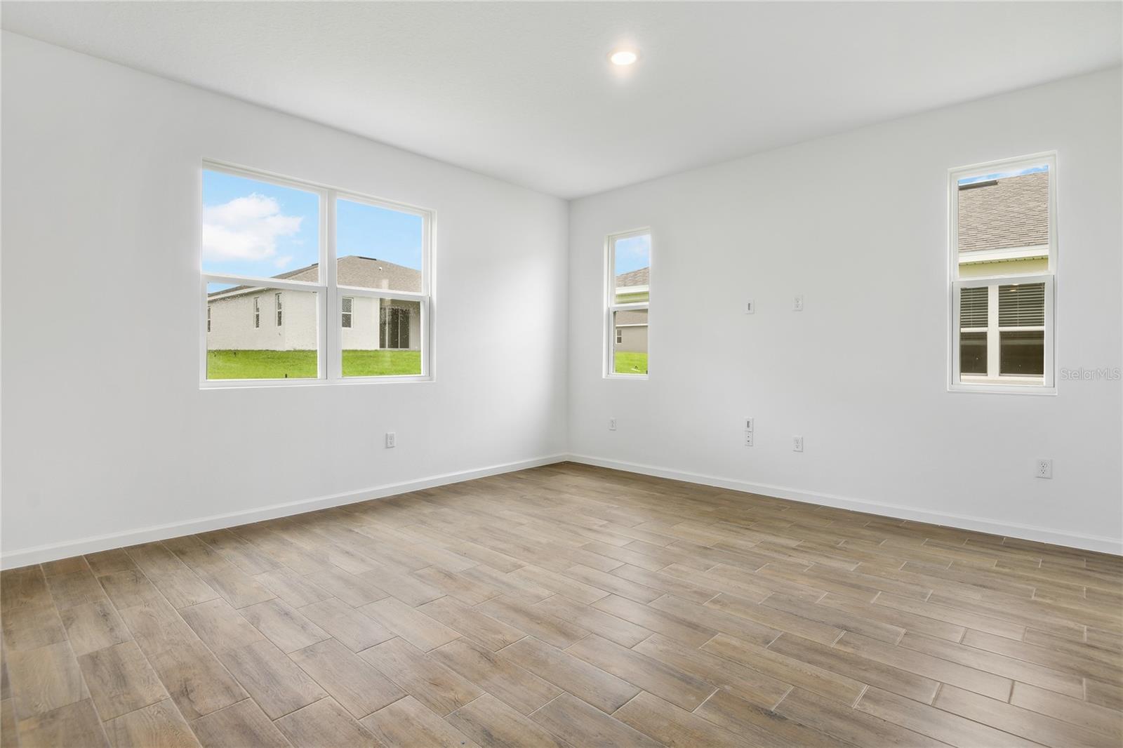 1027 WISTERIA WAY