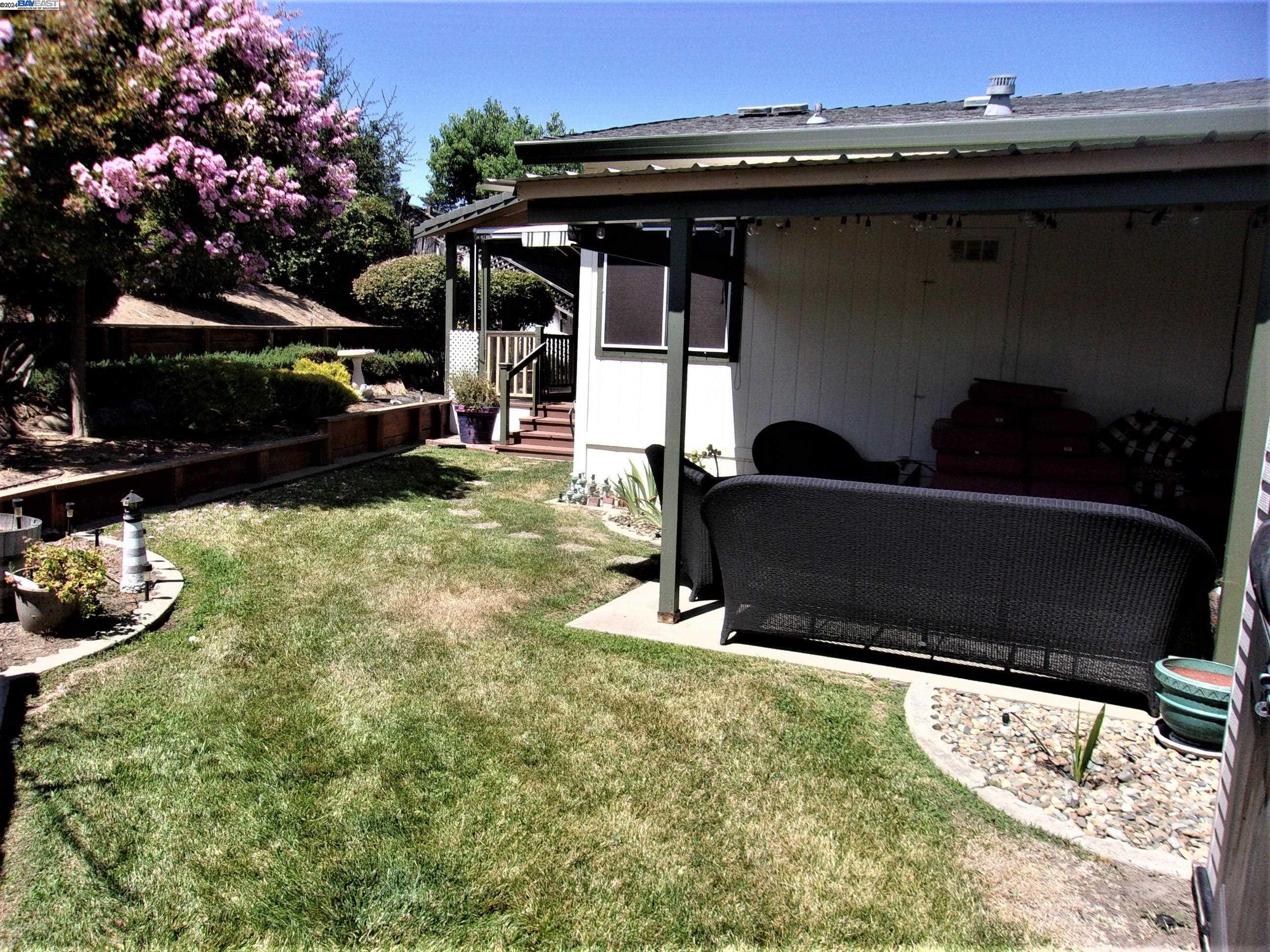 1832 Paris Lane # 063