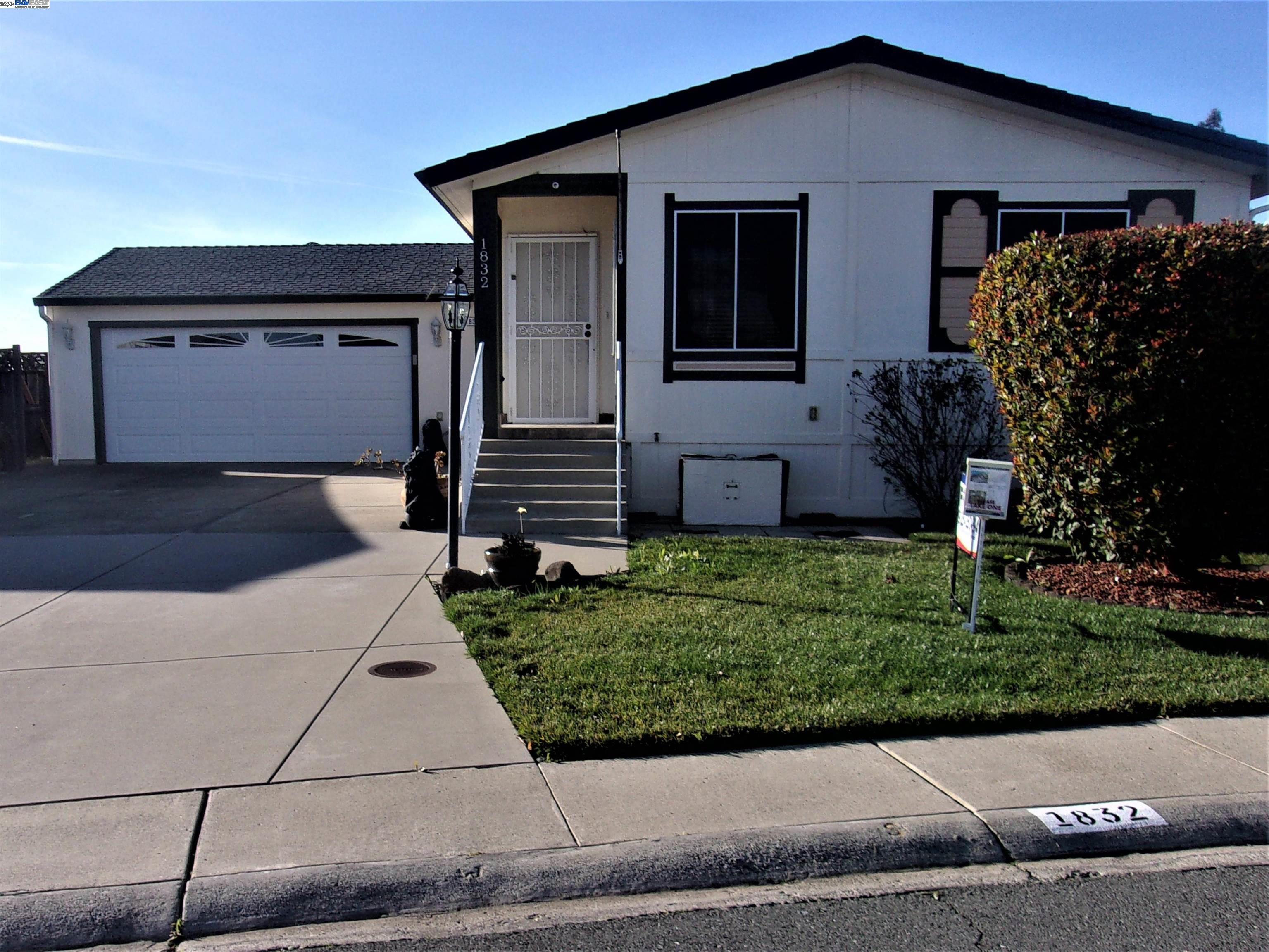 1832 Paris Lane # 063