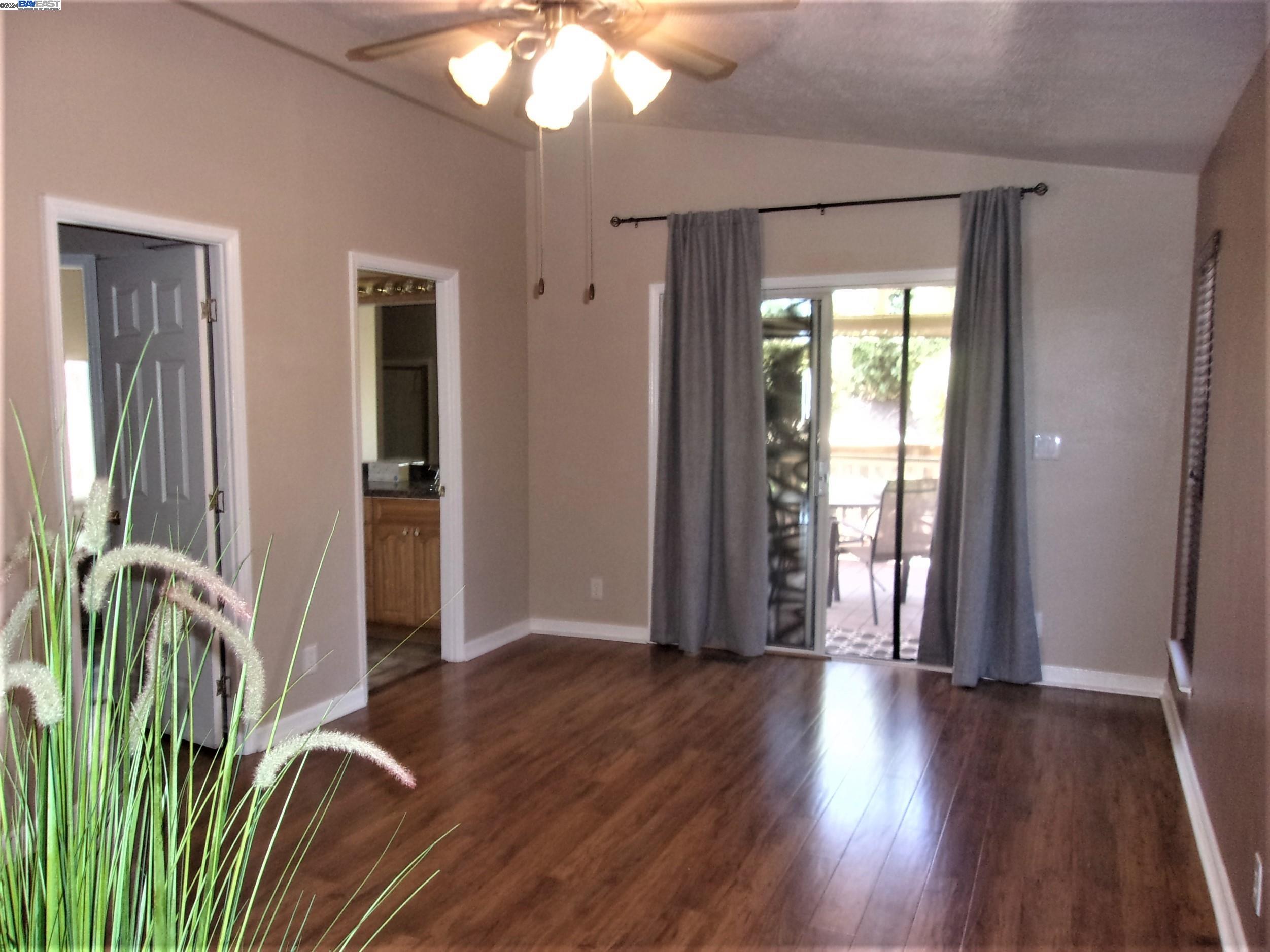 1832 Paris Lane # 063