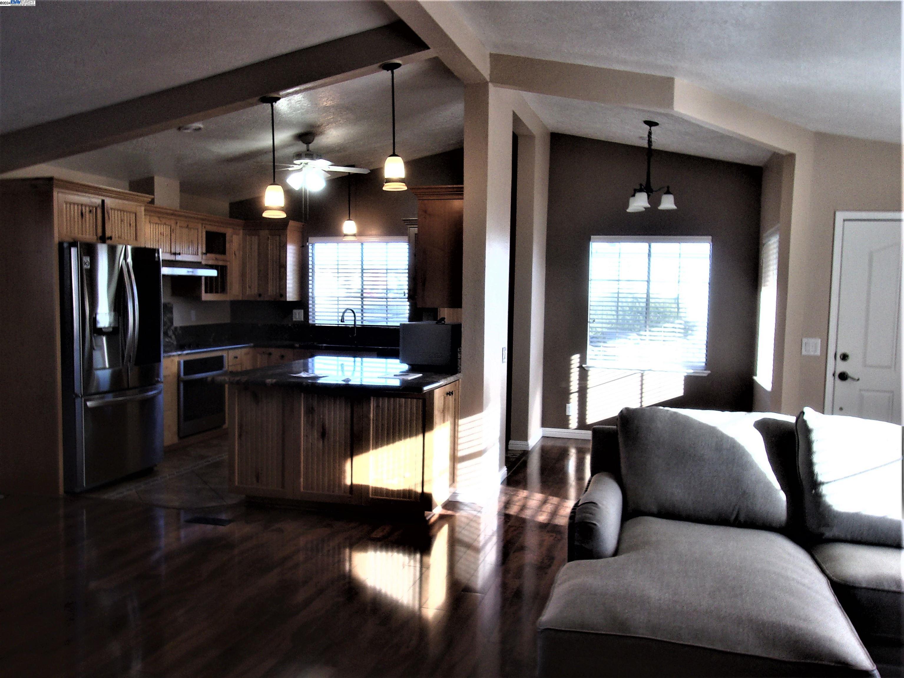 1832 Paris Lane # 063