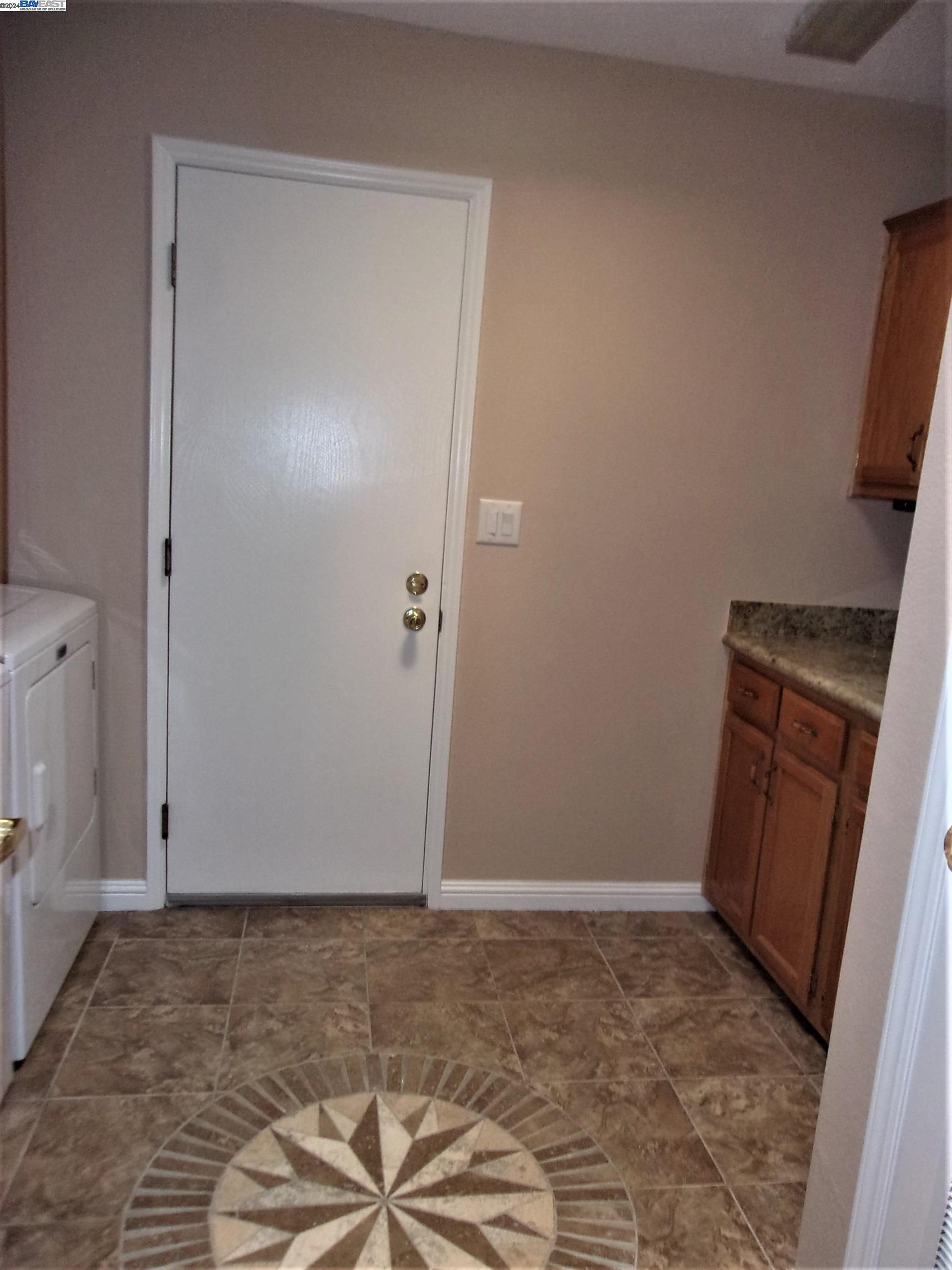 1832 Paris Lane # 063