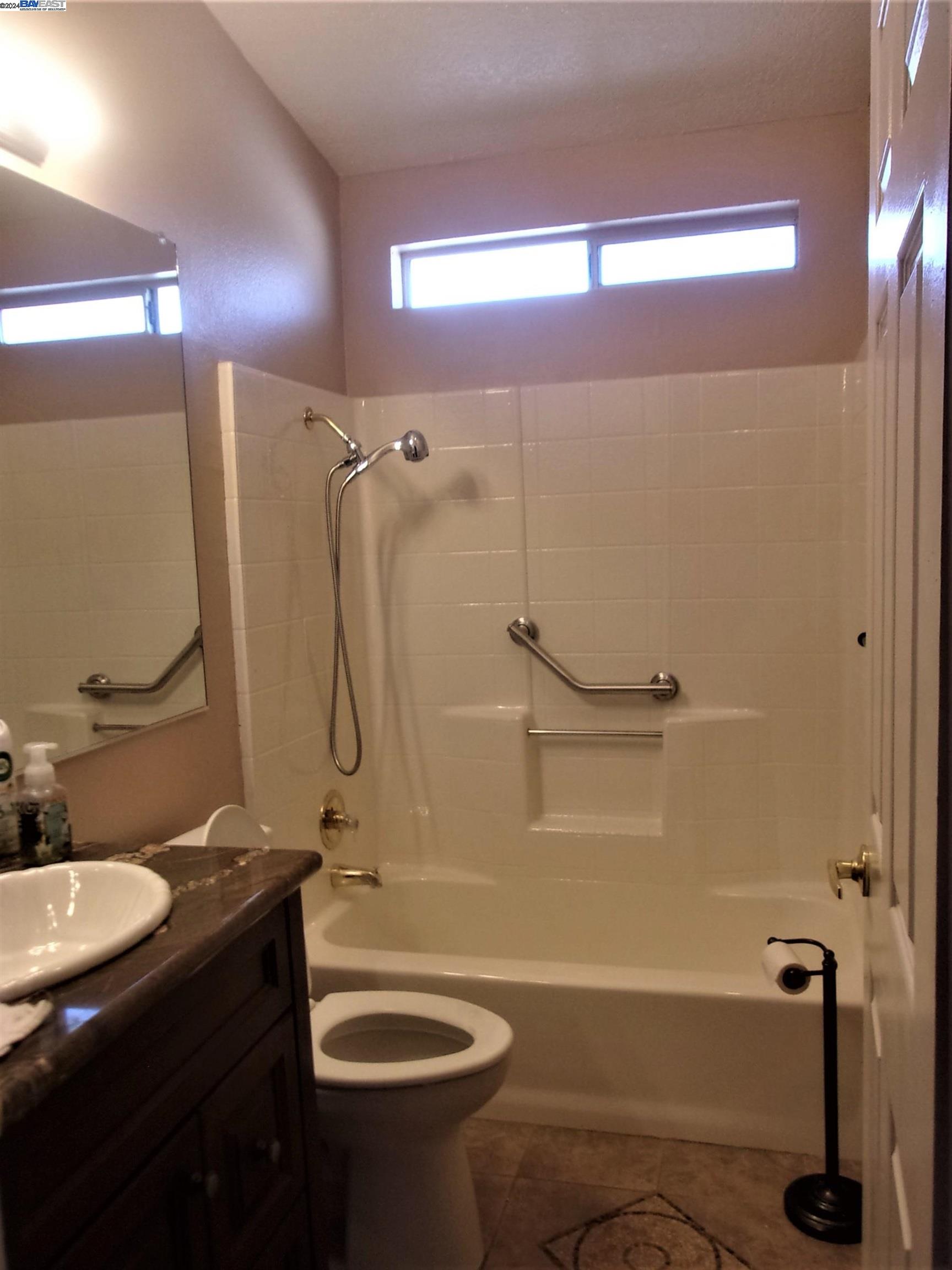 1832 Paris Lane # 063