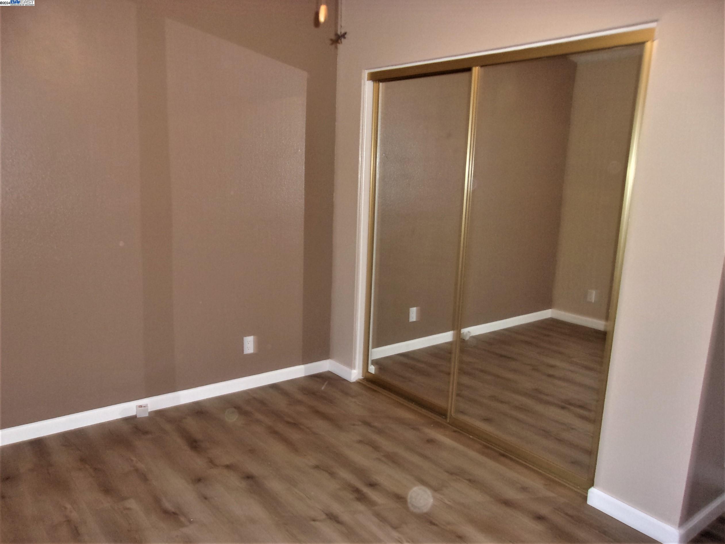 1832 Paris Lane # 063