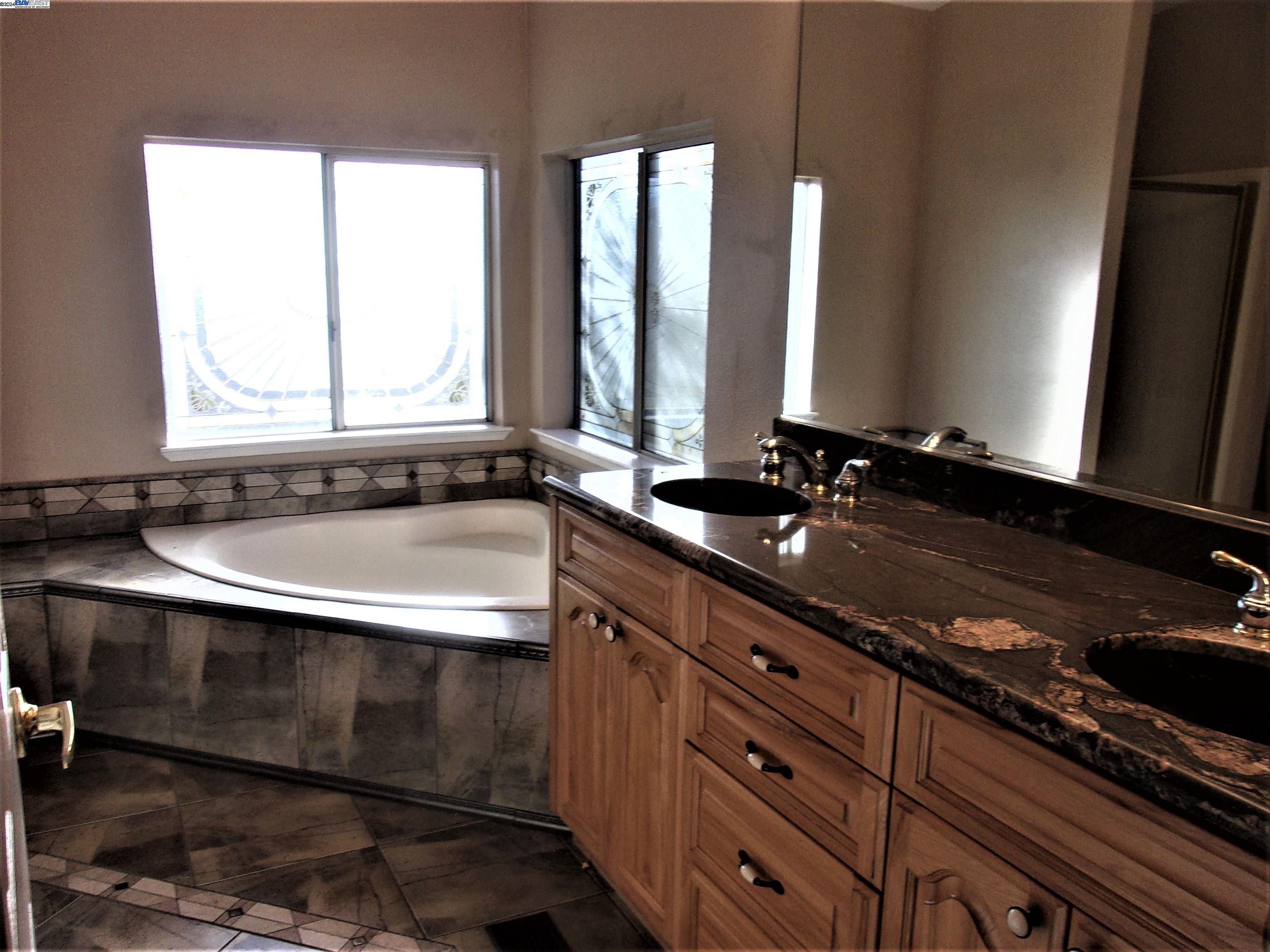 1832 Paris Lane # 063