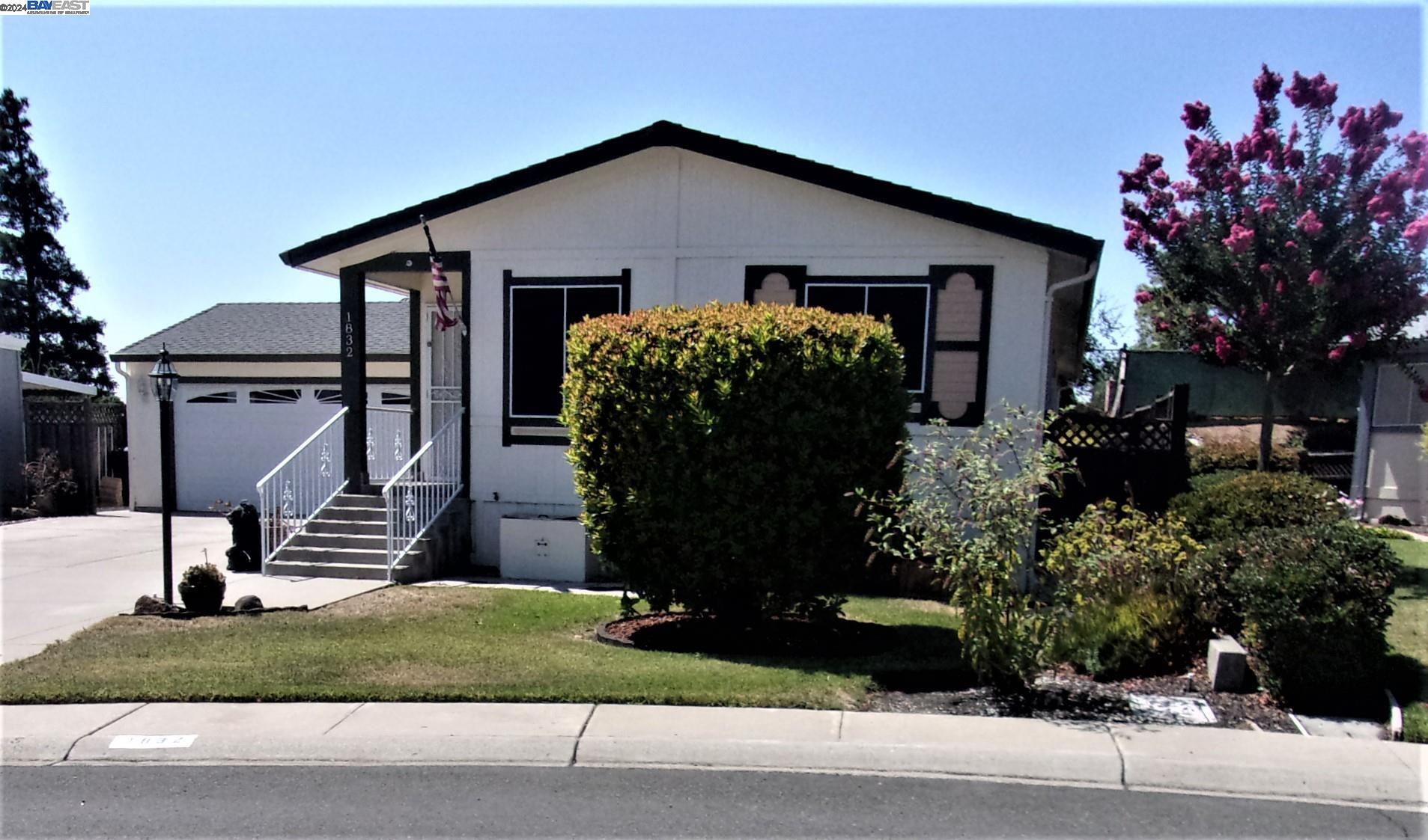 1832 Paris Lane # 063