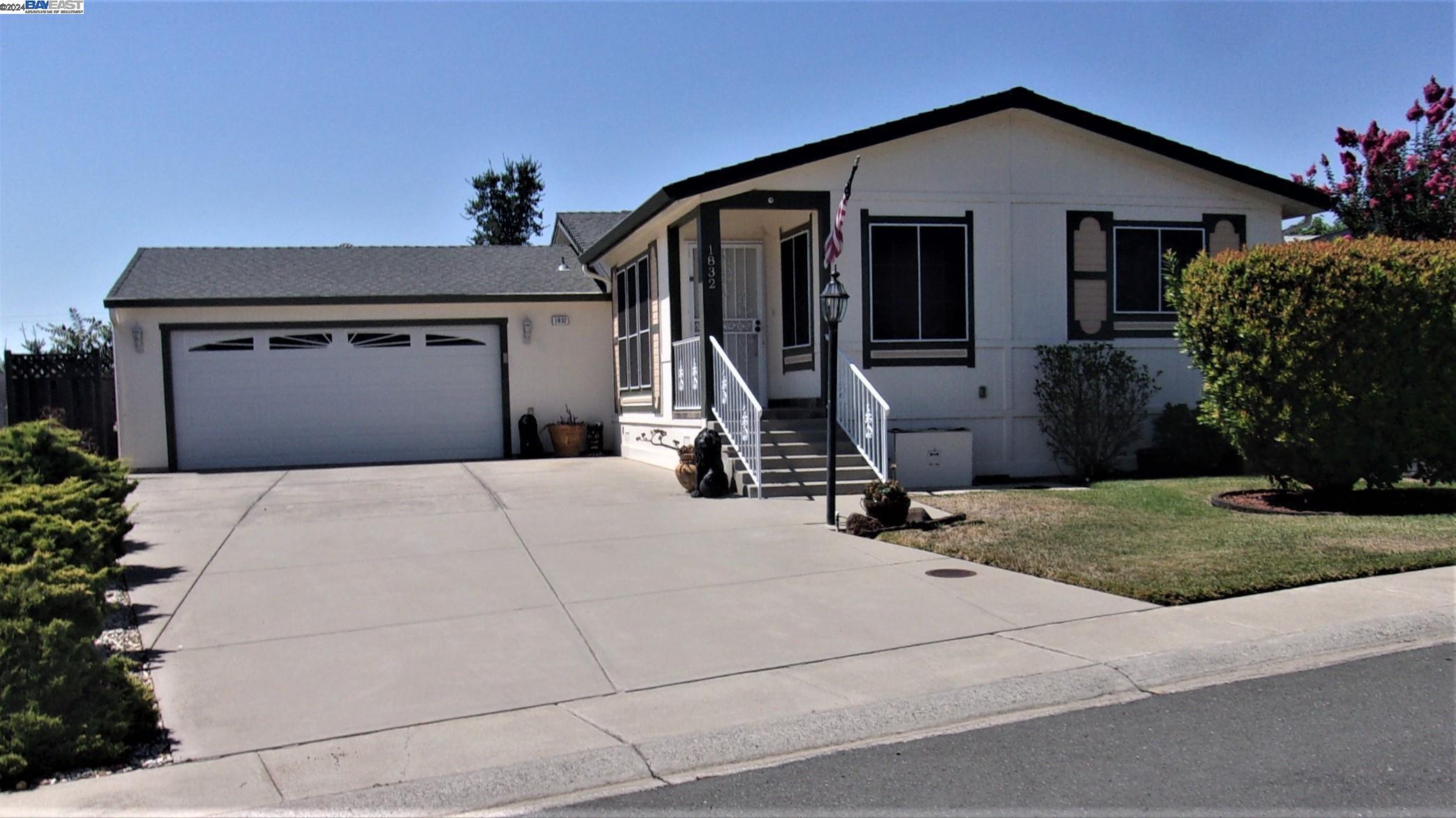 1832 Paris Lane # 063