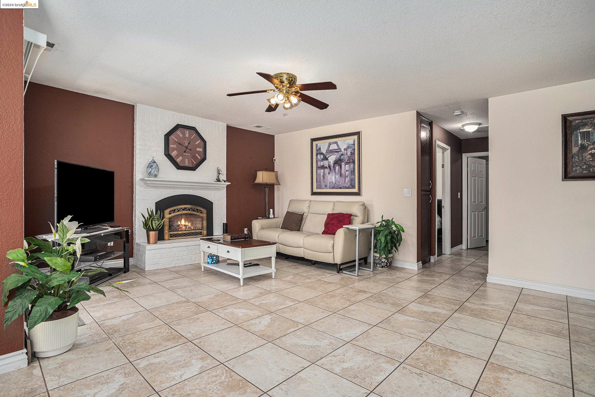 1670 Sandy Ct