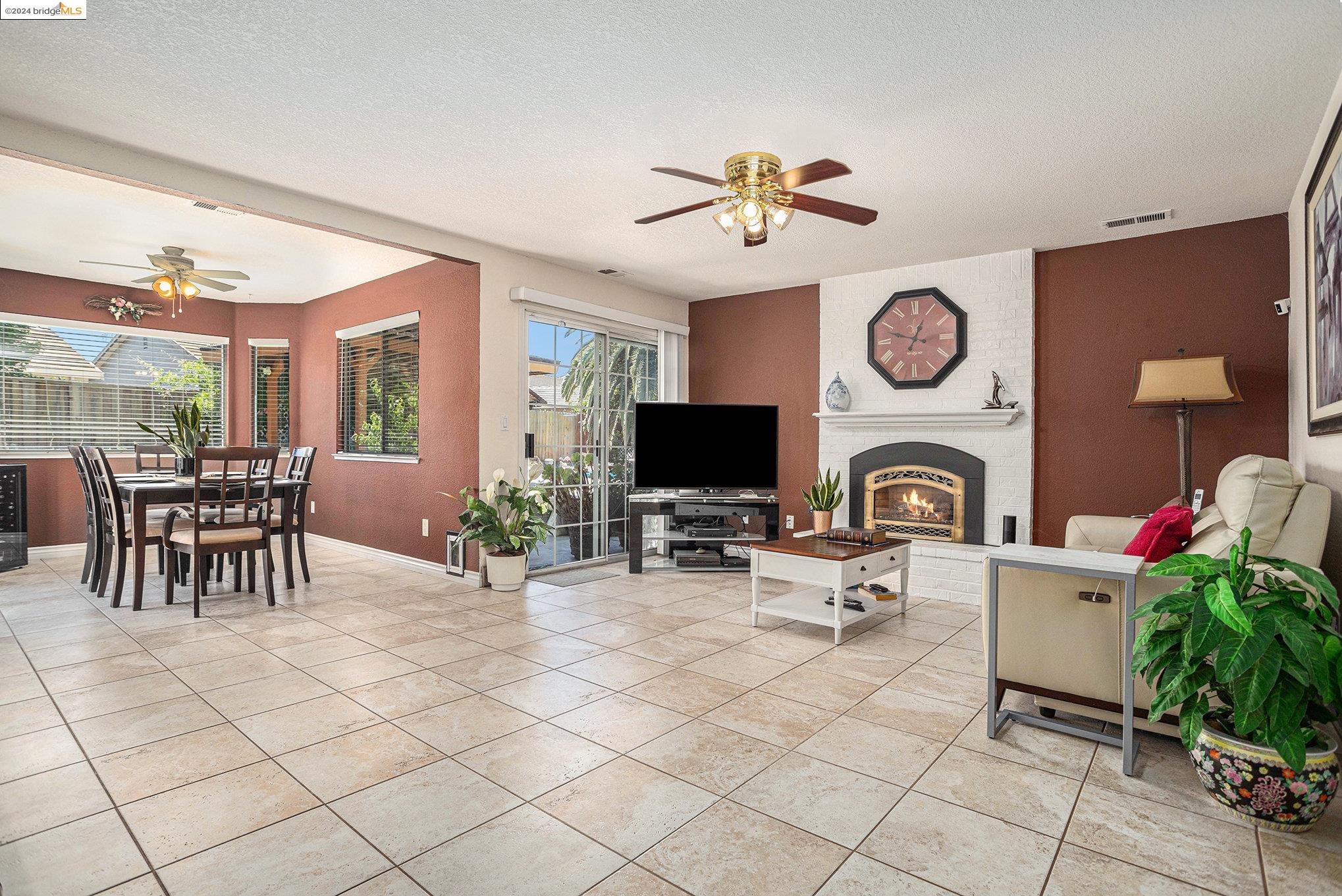 1670 Sandy Ct