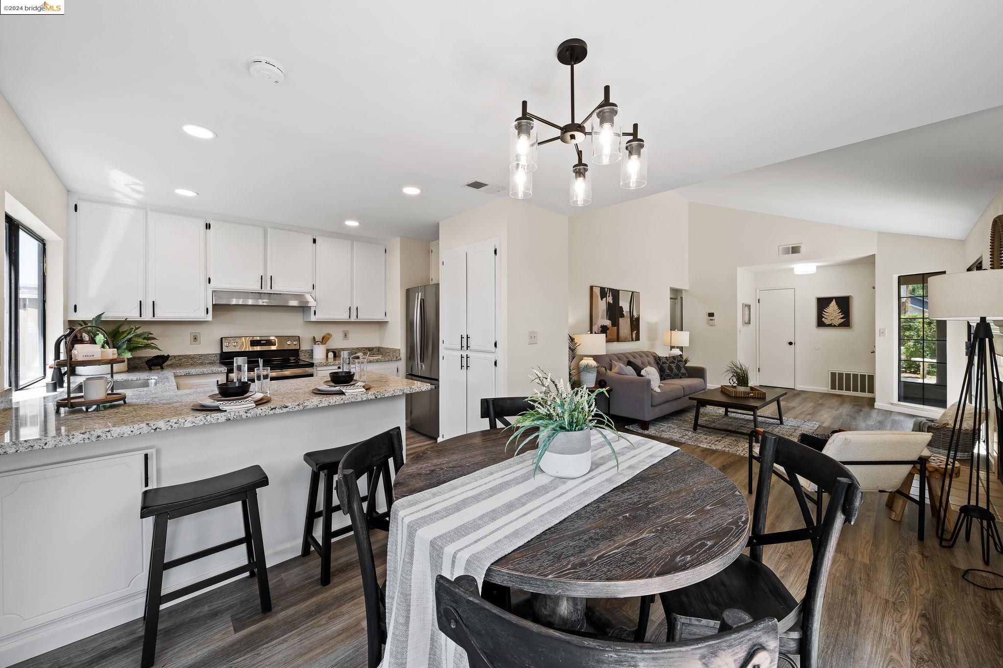 368 Grovewood Loop