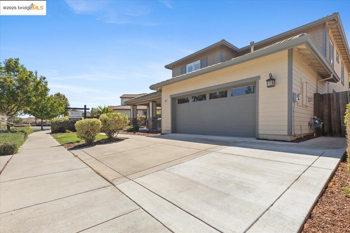 1273 Poplar Dr