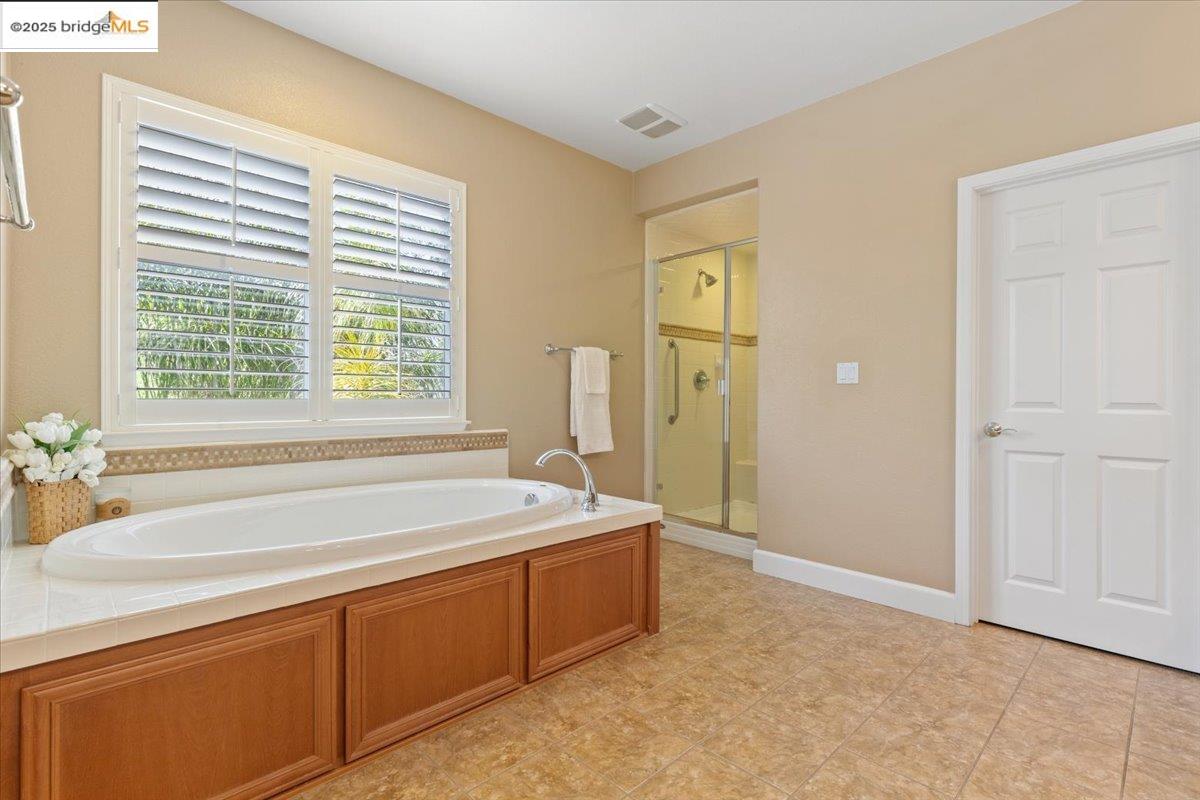1273 Poplar Dr