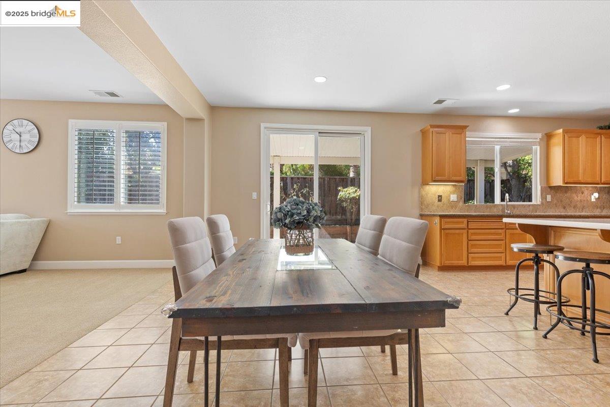 1273 Poplar Dr