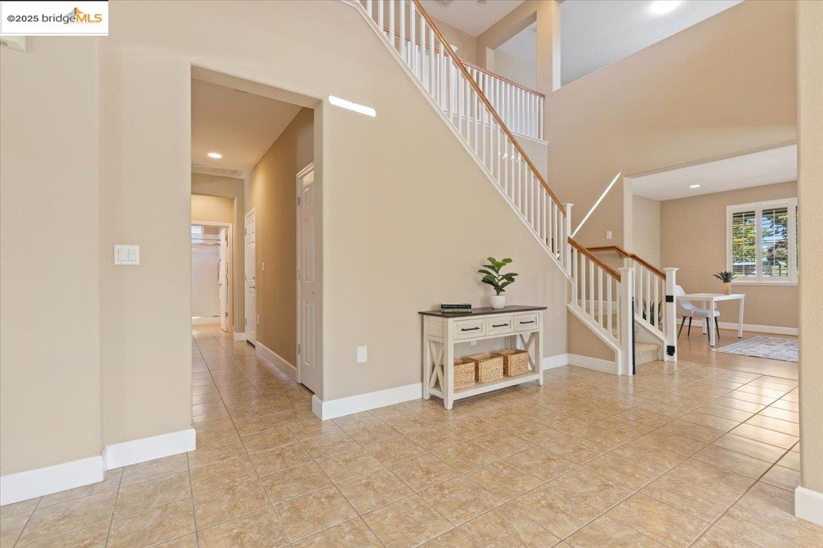 1273 Poplar Dr