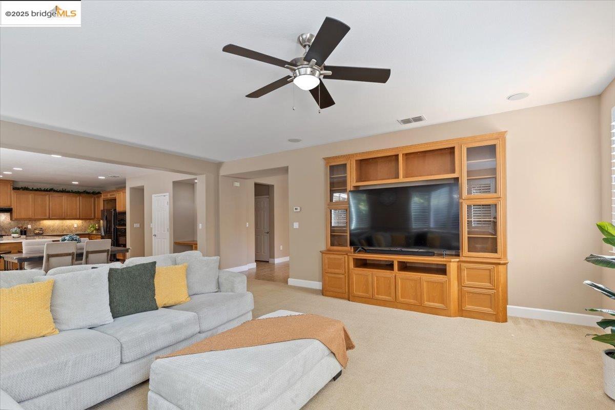 1273 Poplar Dr
