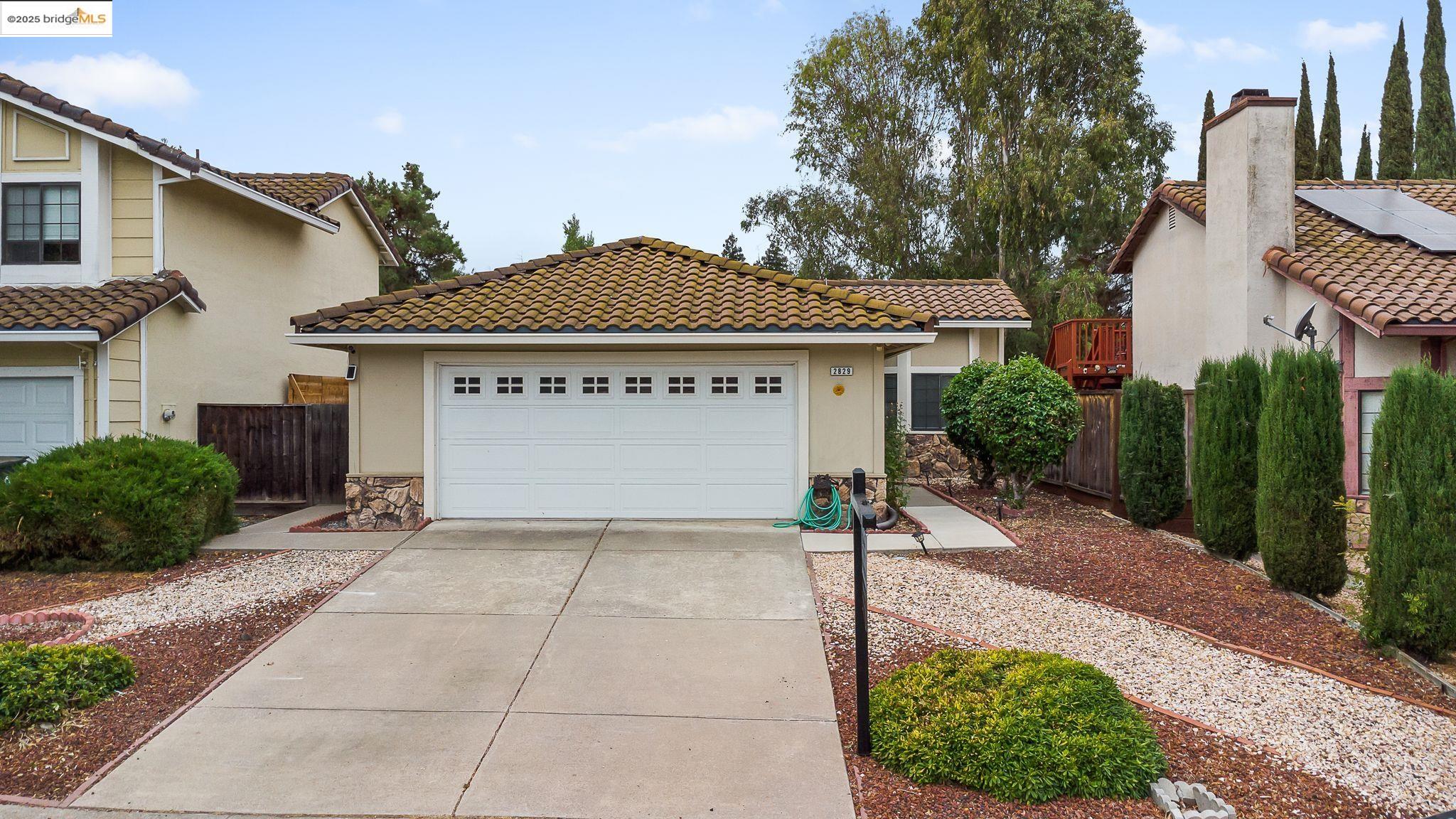 2829 Morro Dr