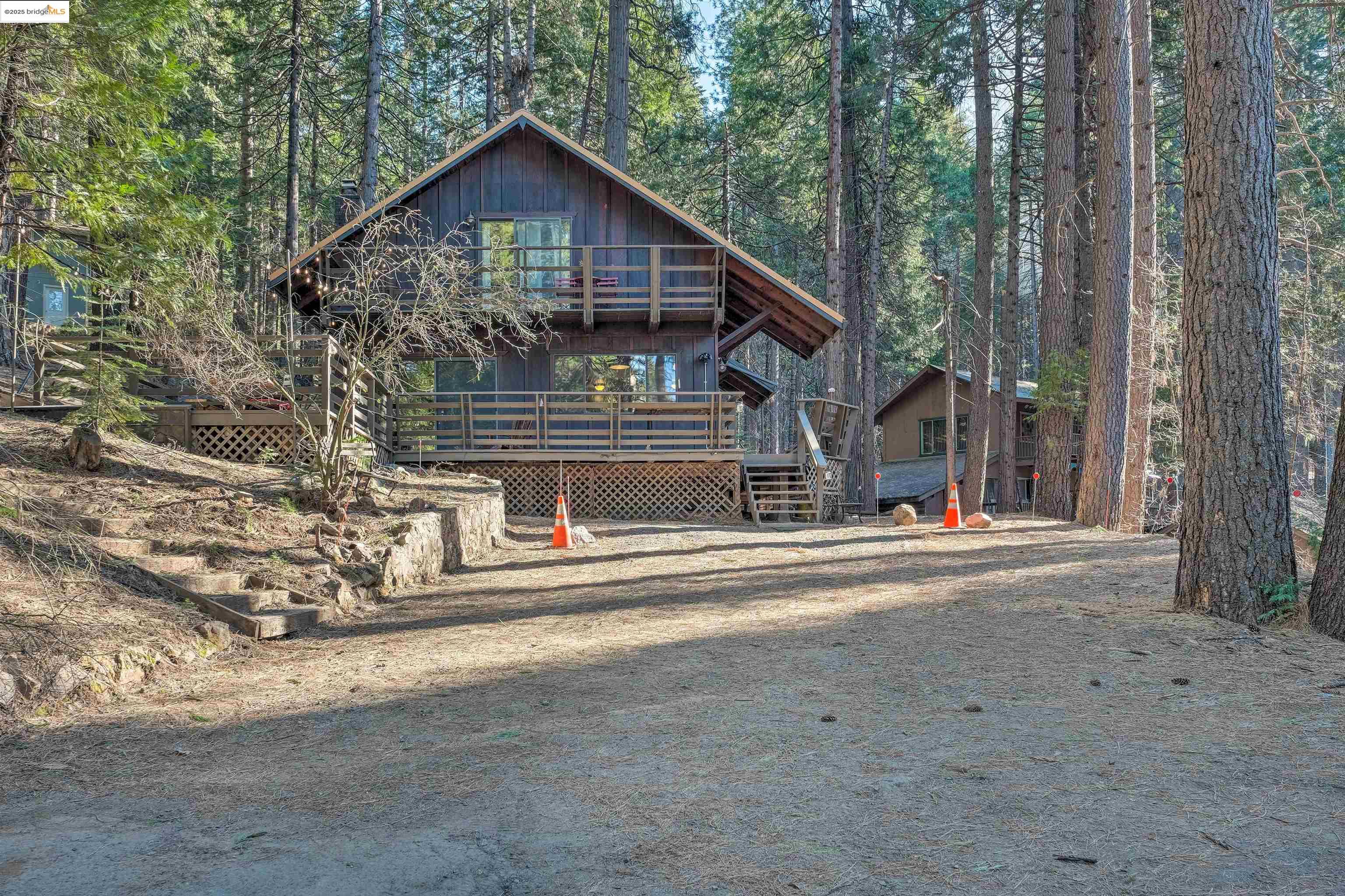 1273 Lilac Dr