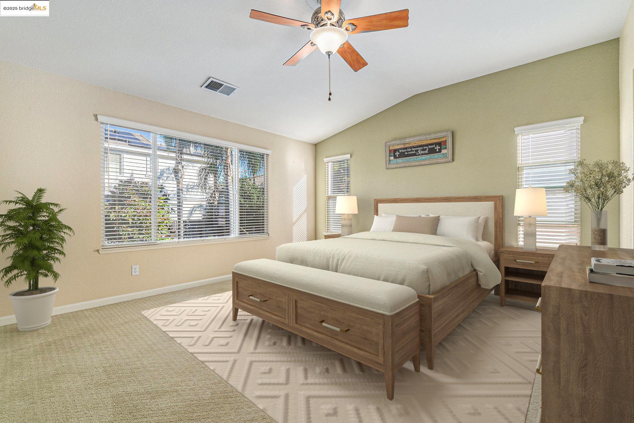 224 W Country Club Dr