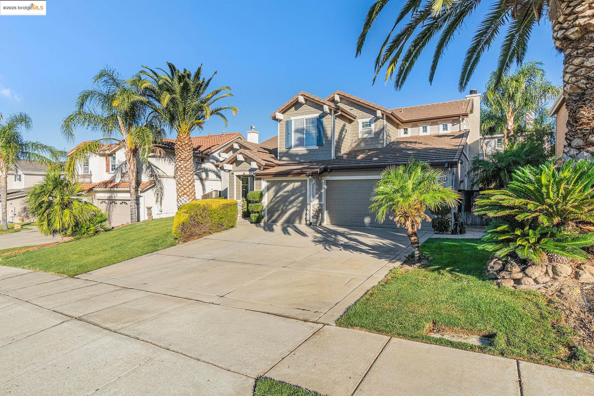 224 W Country Club Dr