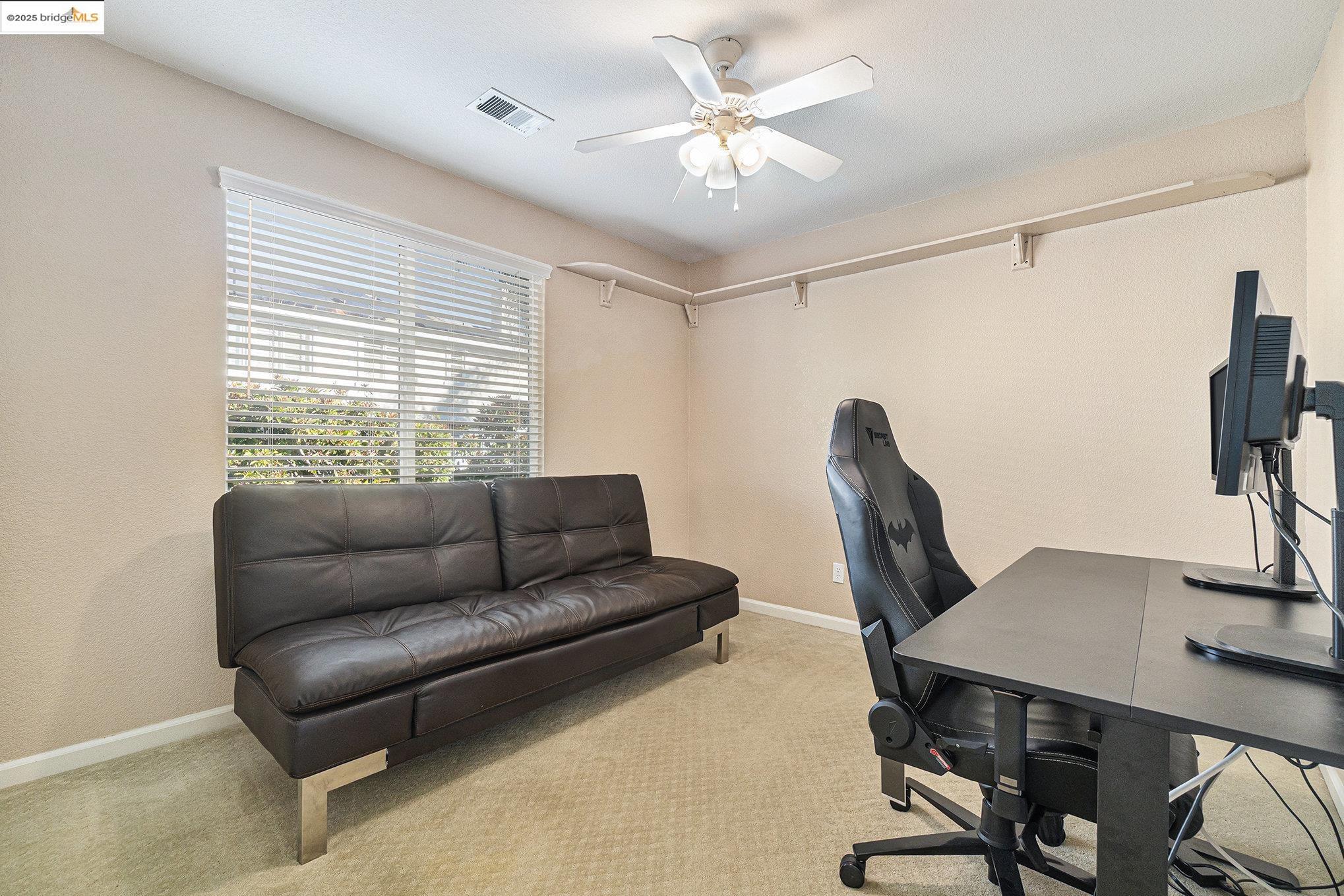 224 W Country Club Dr