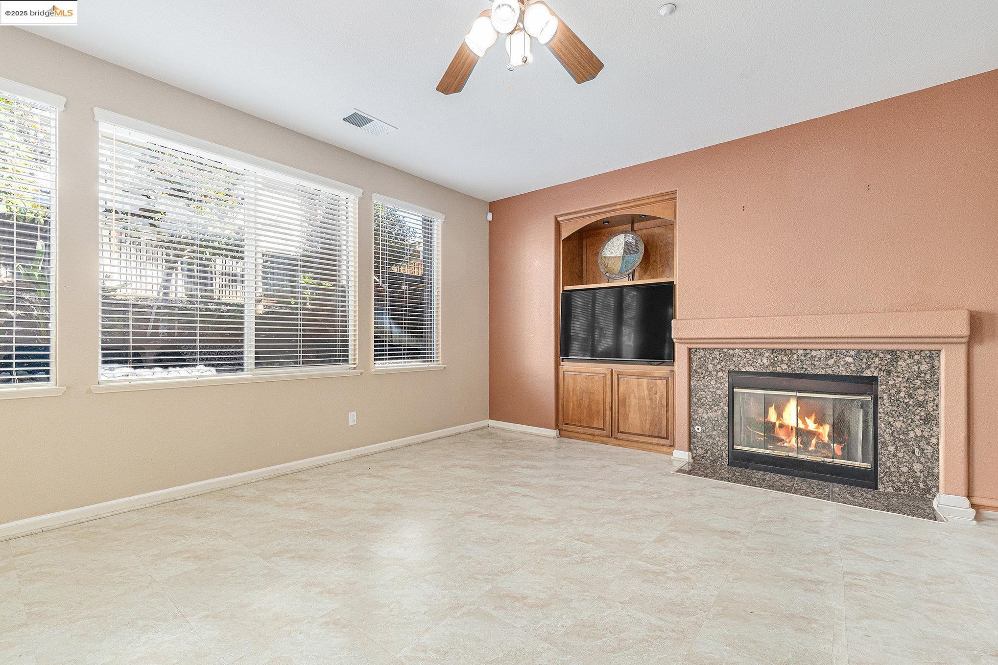 224 W Country Club Dr