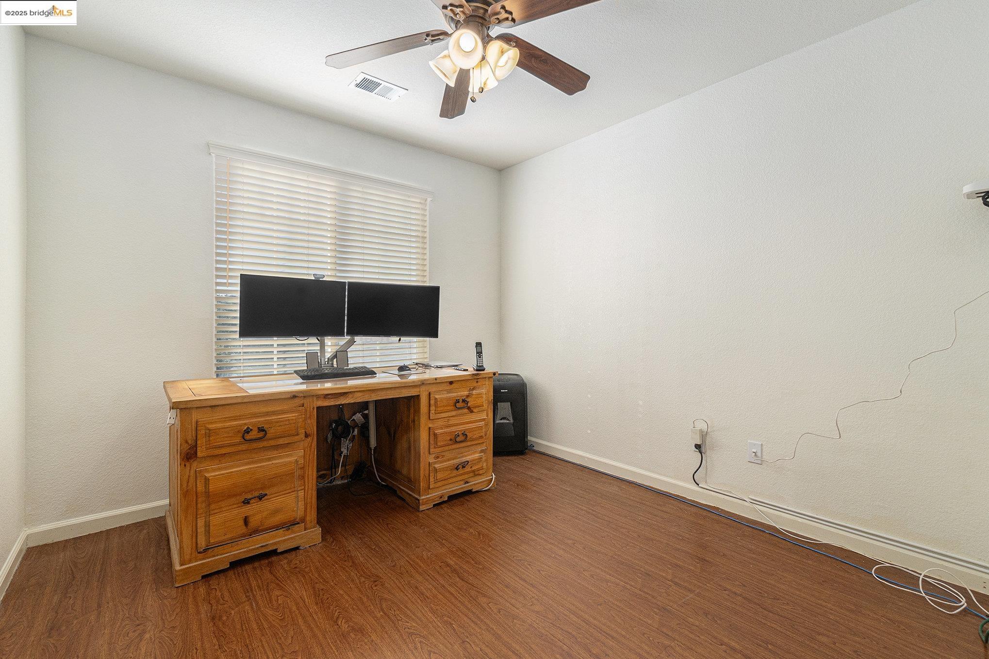 224 W Country Club Dr