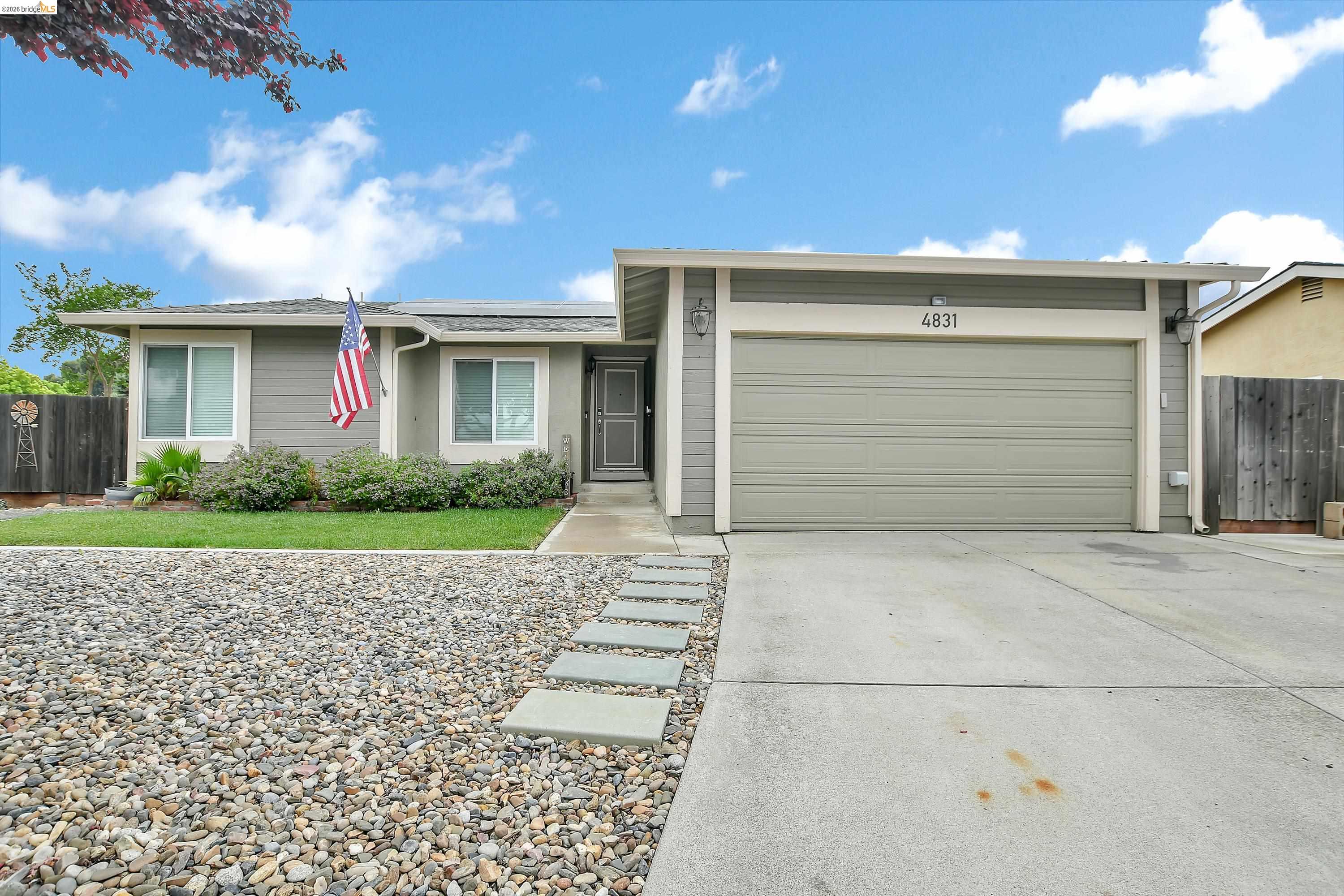 4831 Fuschia Way