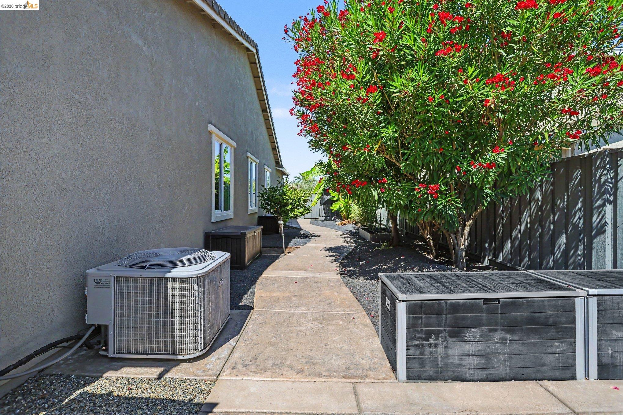527 Peyton Ct