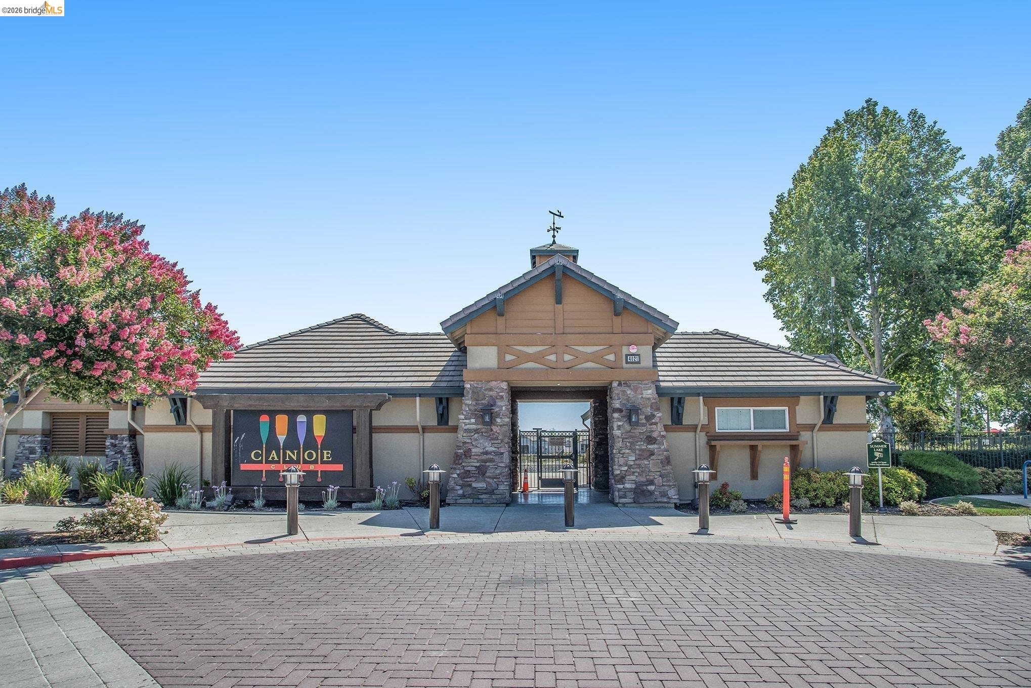 527 Peyton Ct