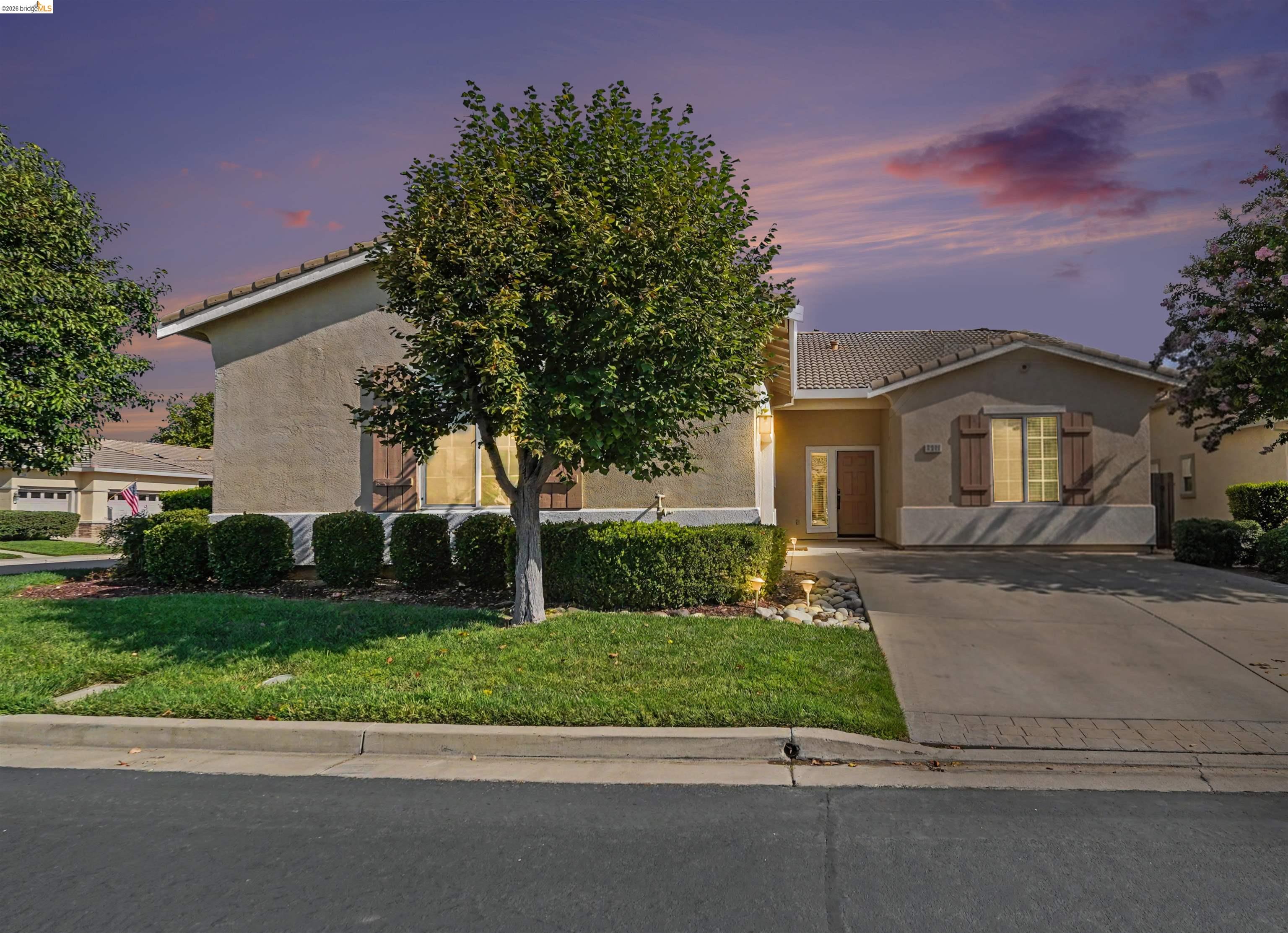 1237 Alderman Ln