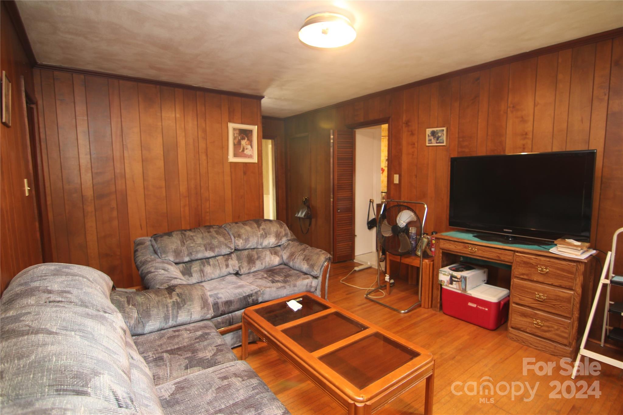 3937 Tamerlane Drive
