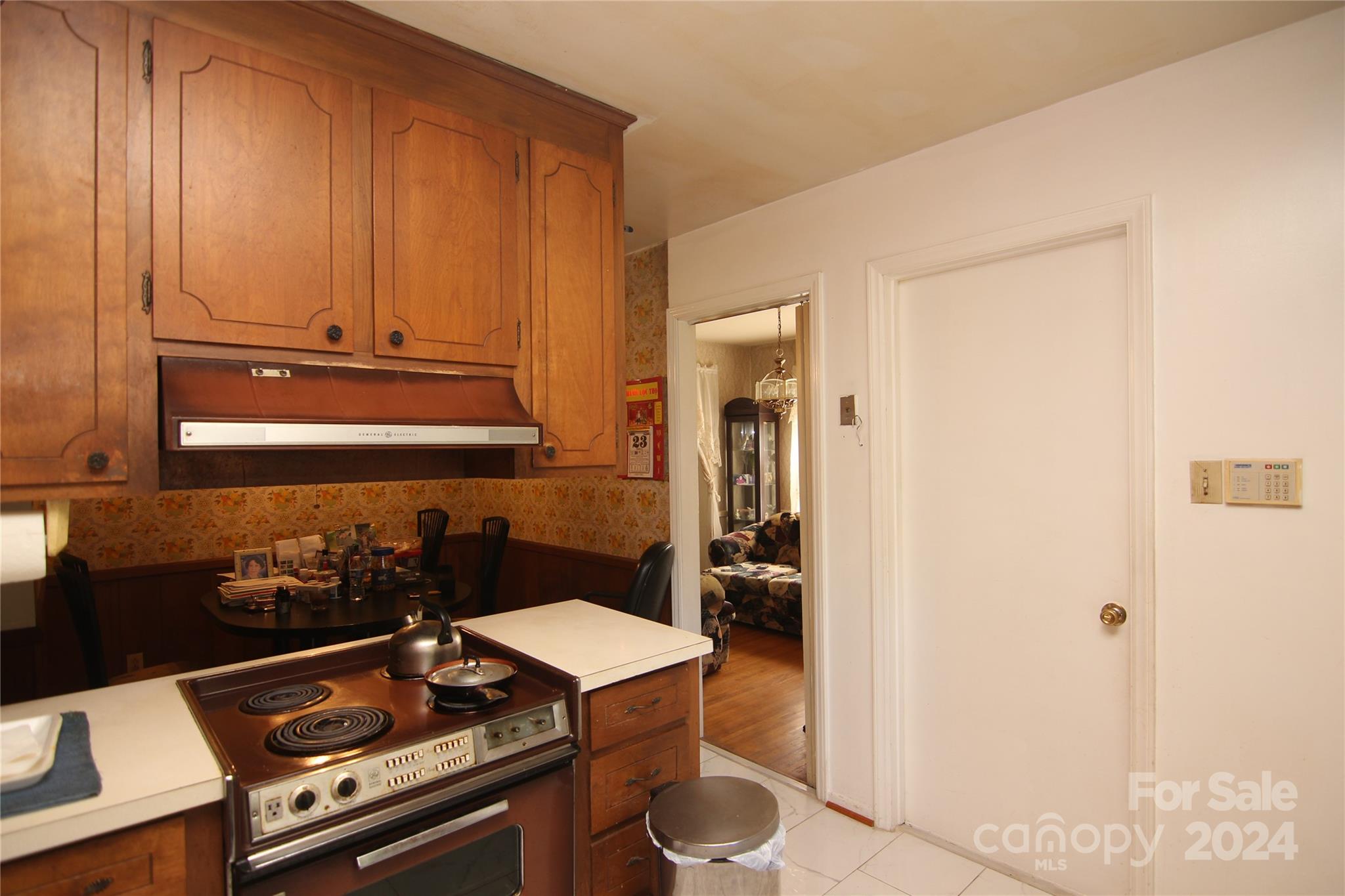 3937 Tamerlane Drive