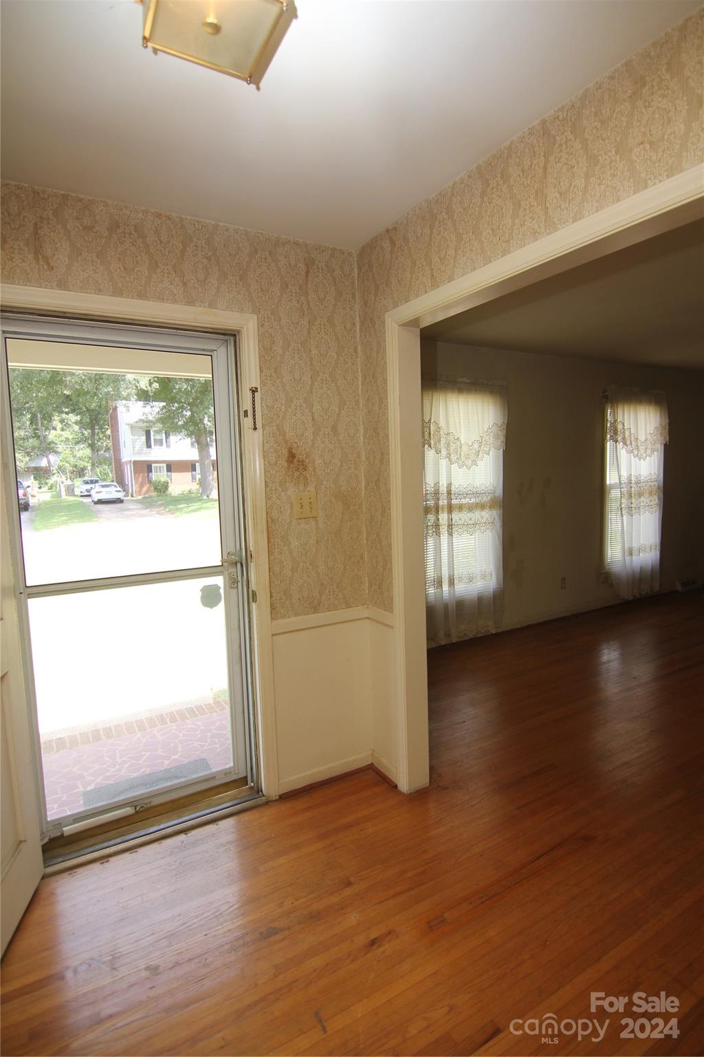 3937 Tamerlane Drive