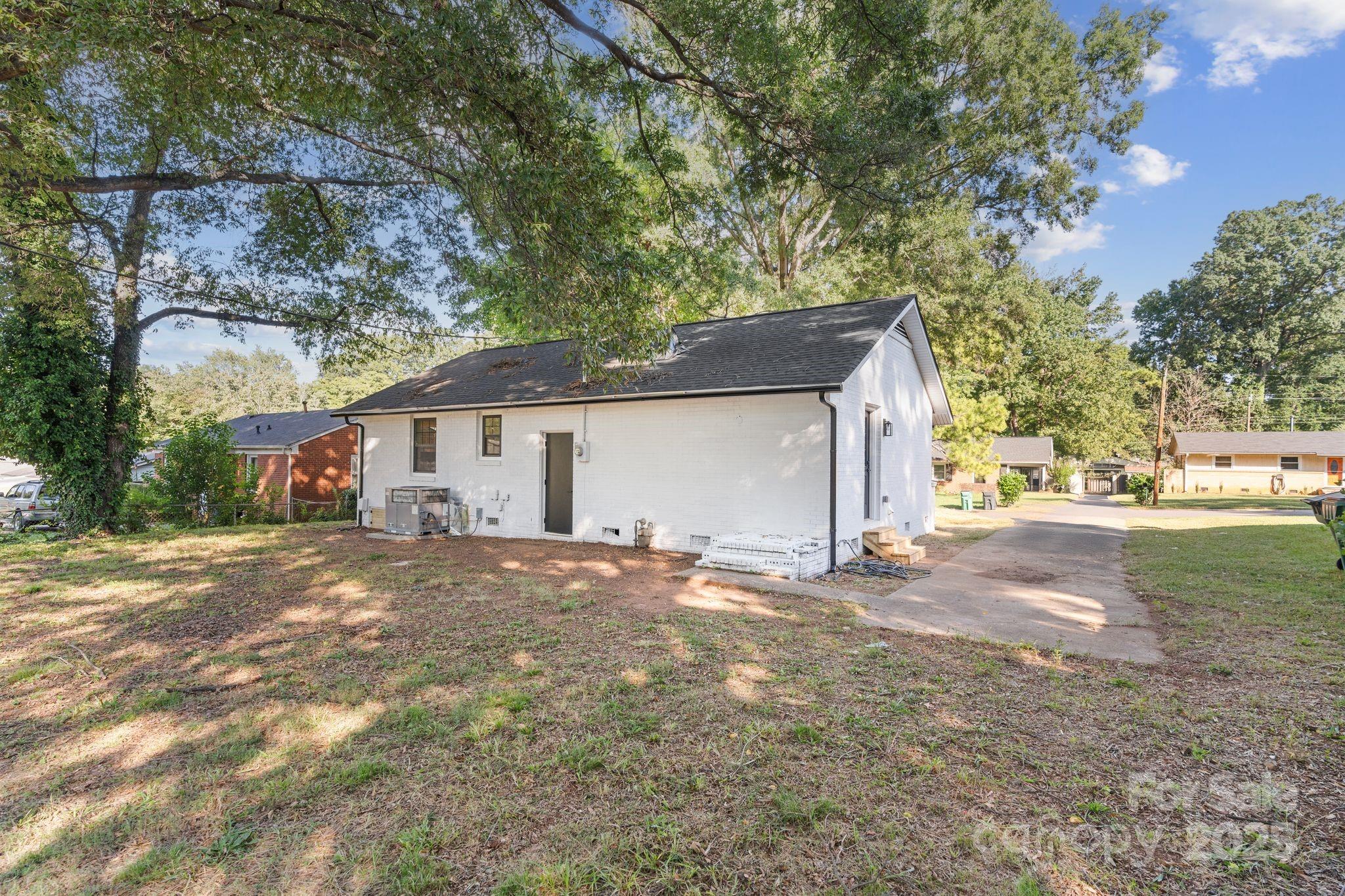 3514 Archer Avenue